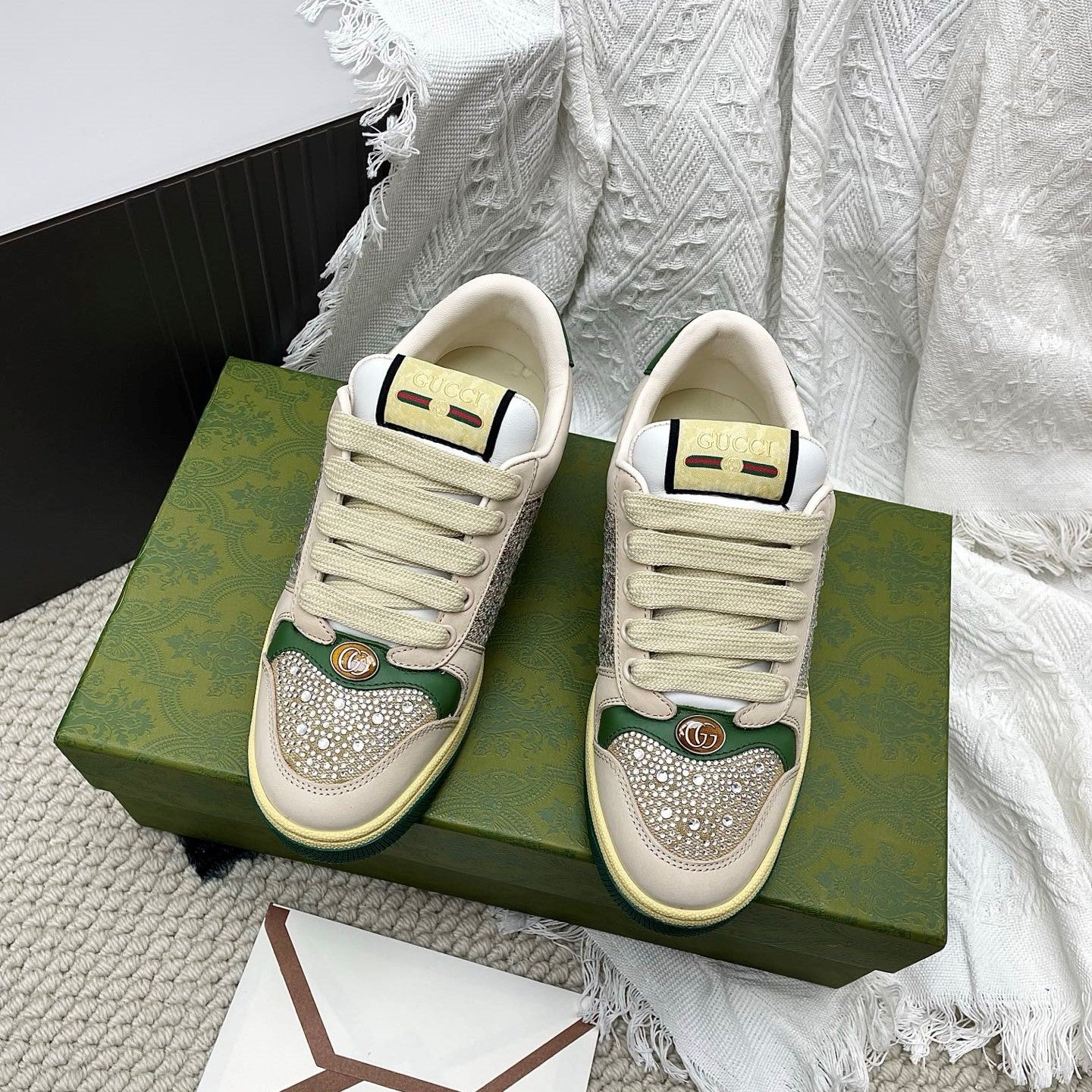 GG Women's Crystal Screener Sneaker Ivory Teal Green Leather 611295