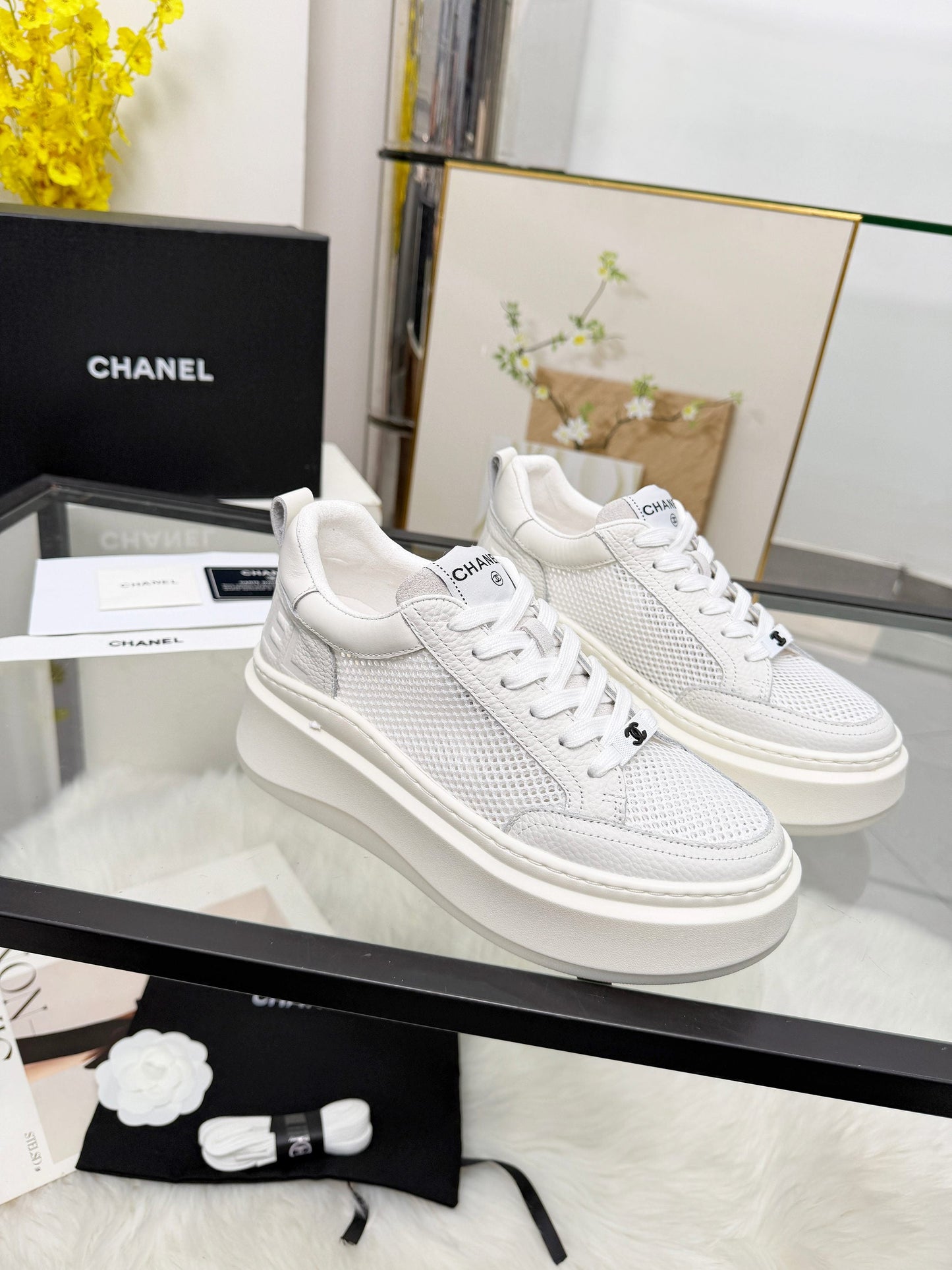 CC 26s Sneaker White Cowhide Mesh 723082