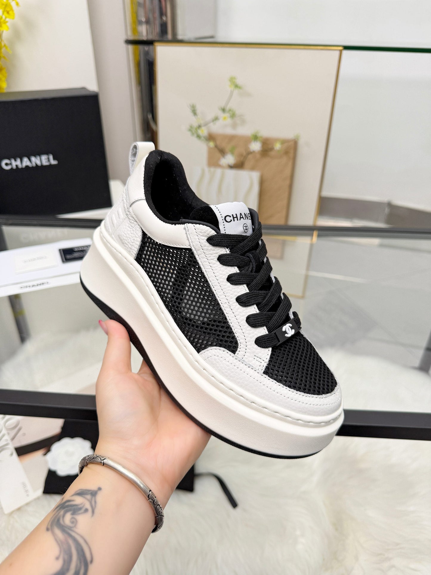 CC 26s Sneaker Black White Cowhide Mesh 723084