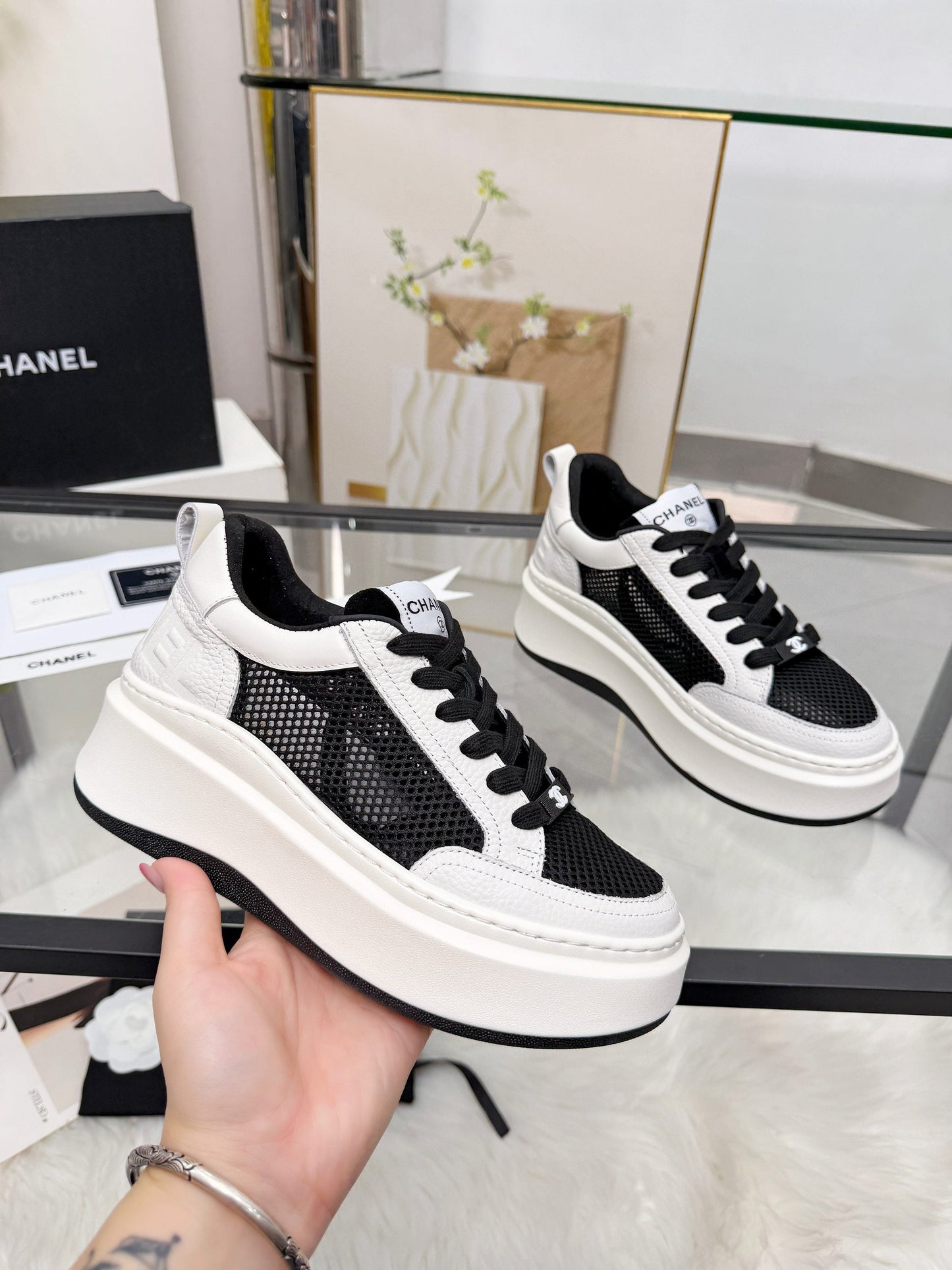 CC 26s Sneaker Black White Cowhide Mesh 723084