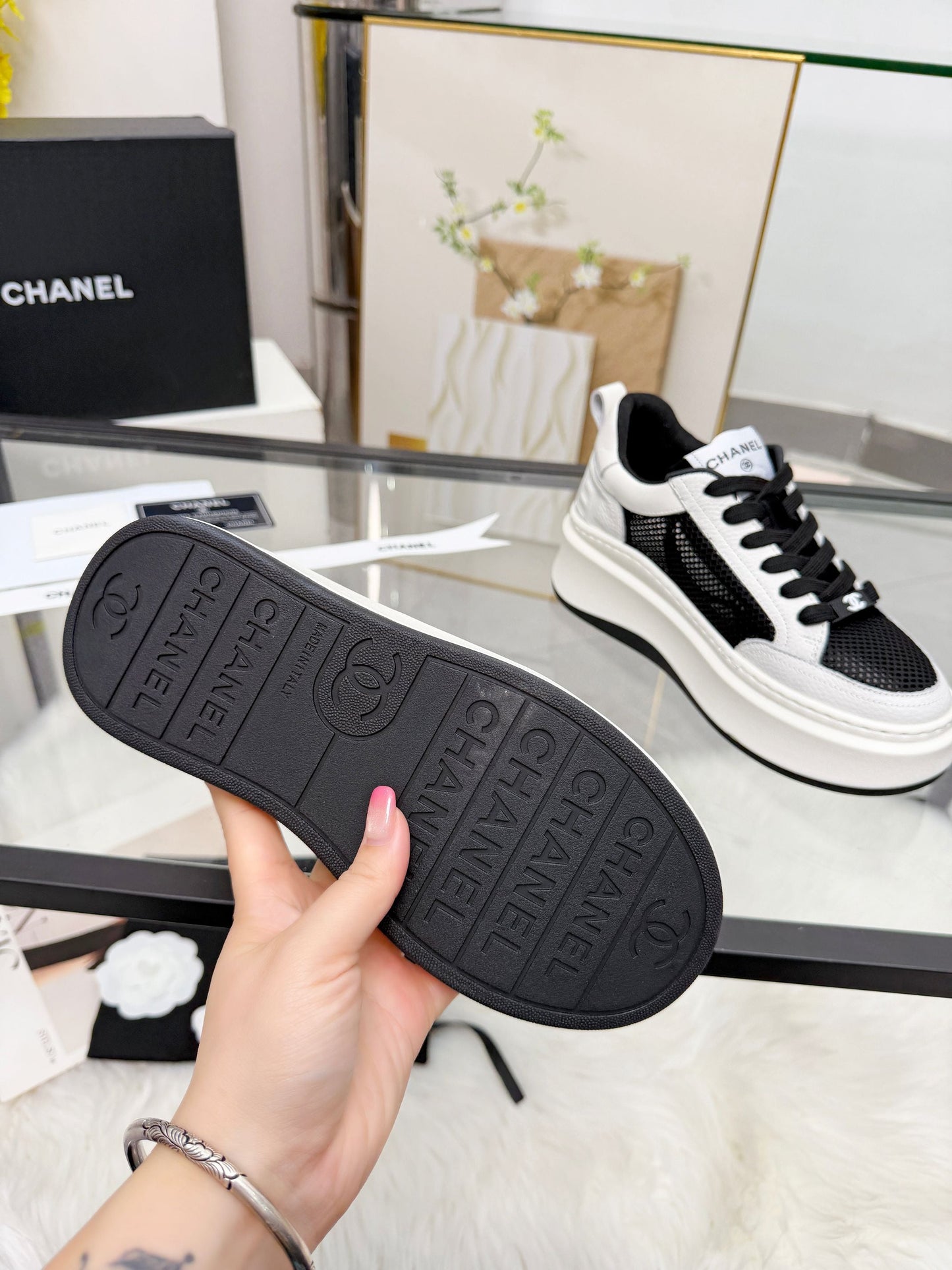CC 26s Sneaker Black White Cowhide Mesh 723084