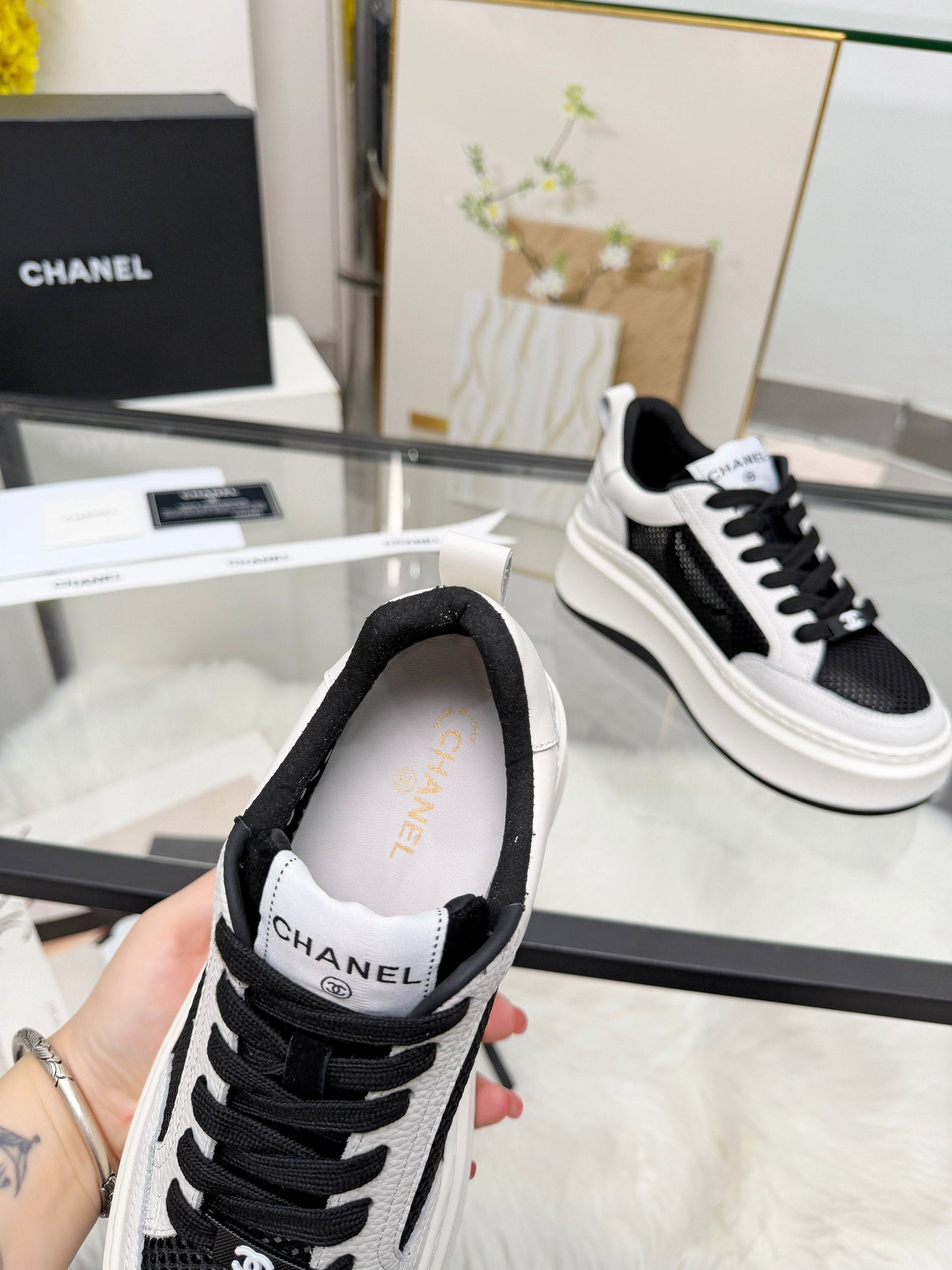 CC 26s Sneaker Black White Cowhide Mesh 723084