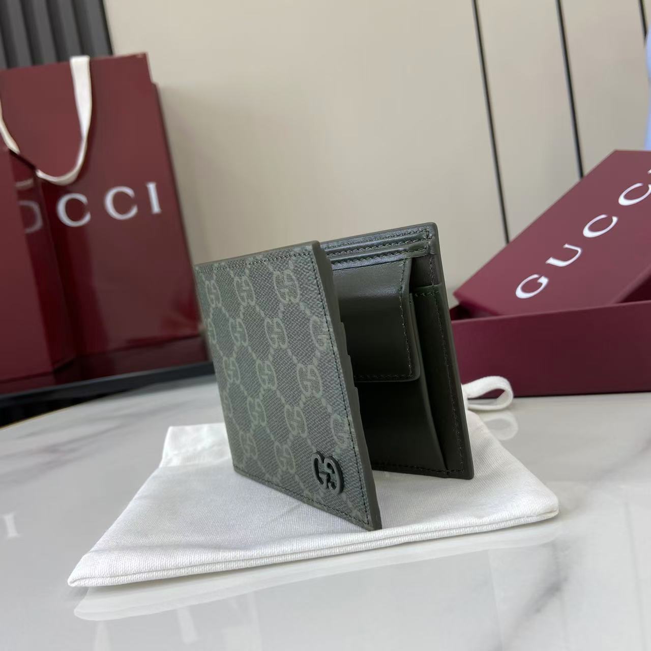 Gucci 25 GG Monogram Bifold 11cm Wallet Forest Green Leather 288792