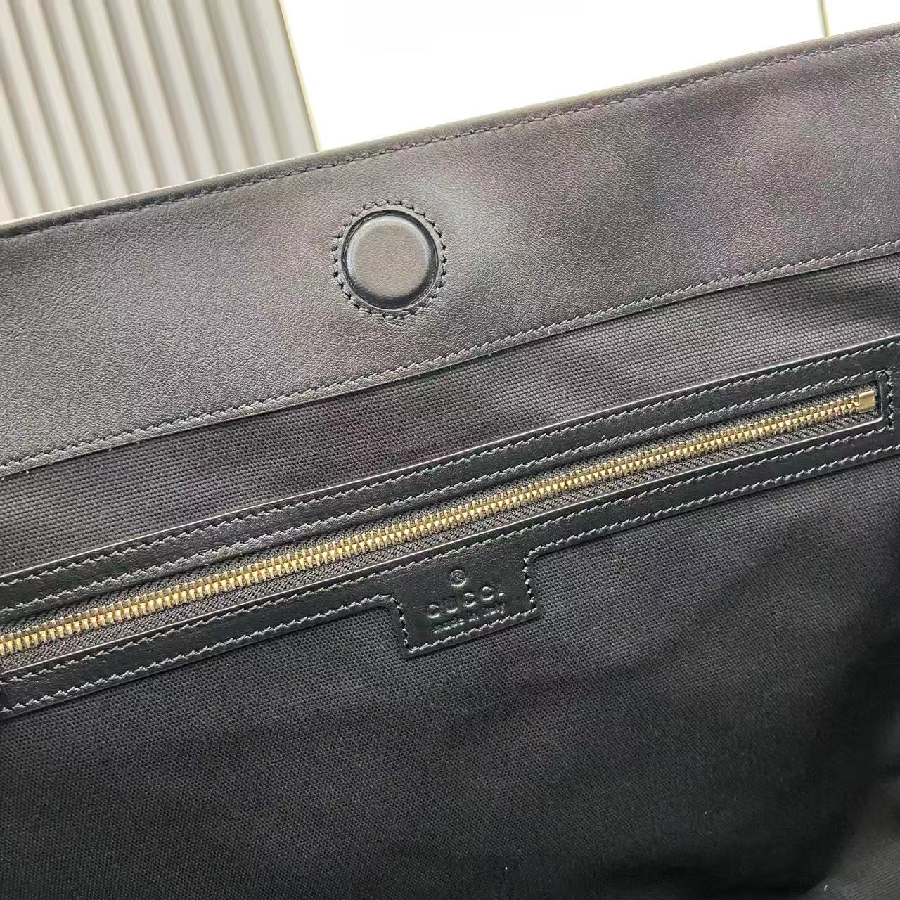 GG 25 Beatrix Handbag  Black Smooth Cowhide 290511