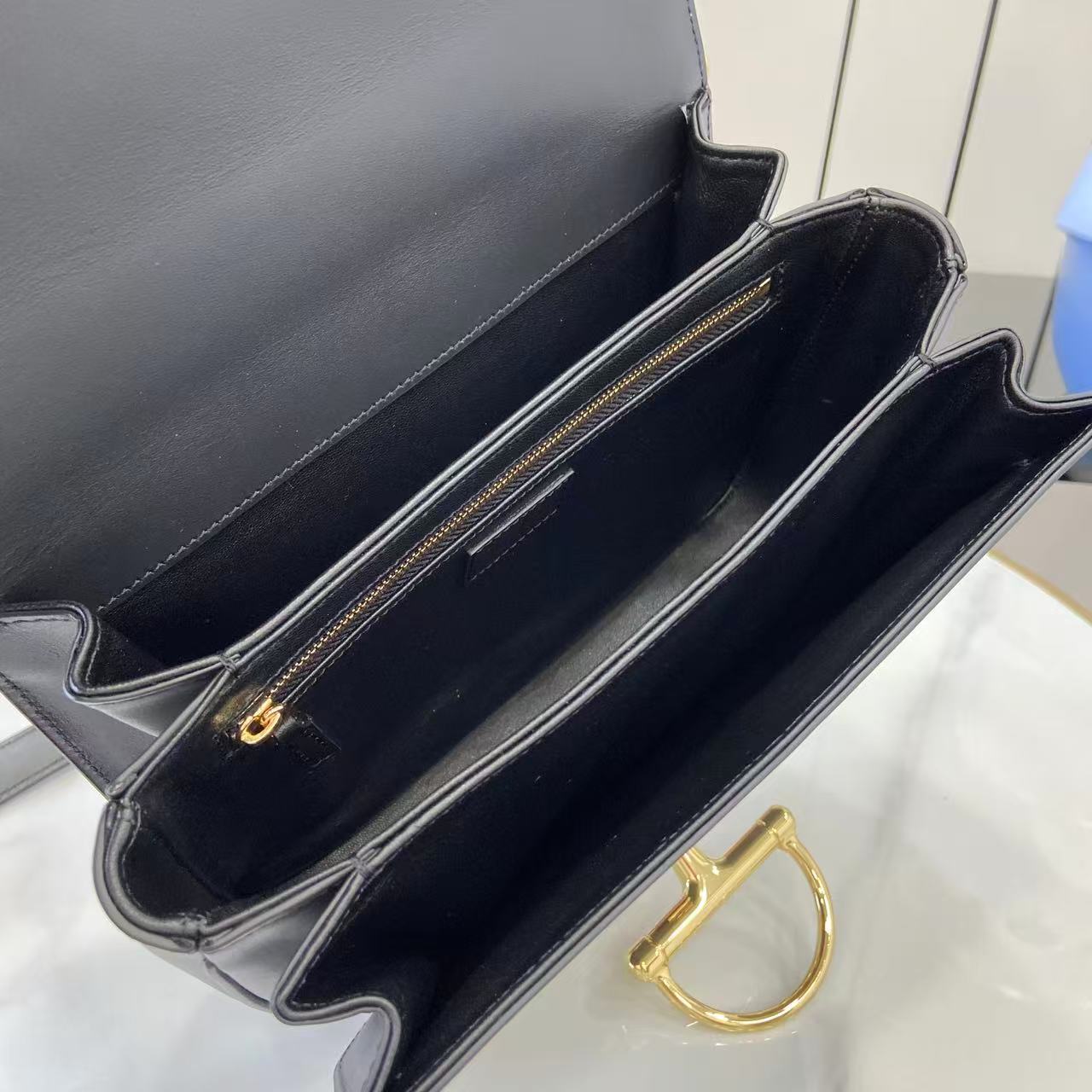Gucci 25 Siena Bag 22.5cm  Black Gold Leather 292363