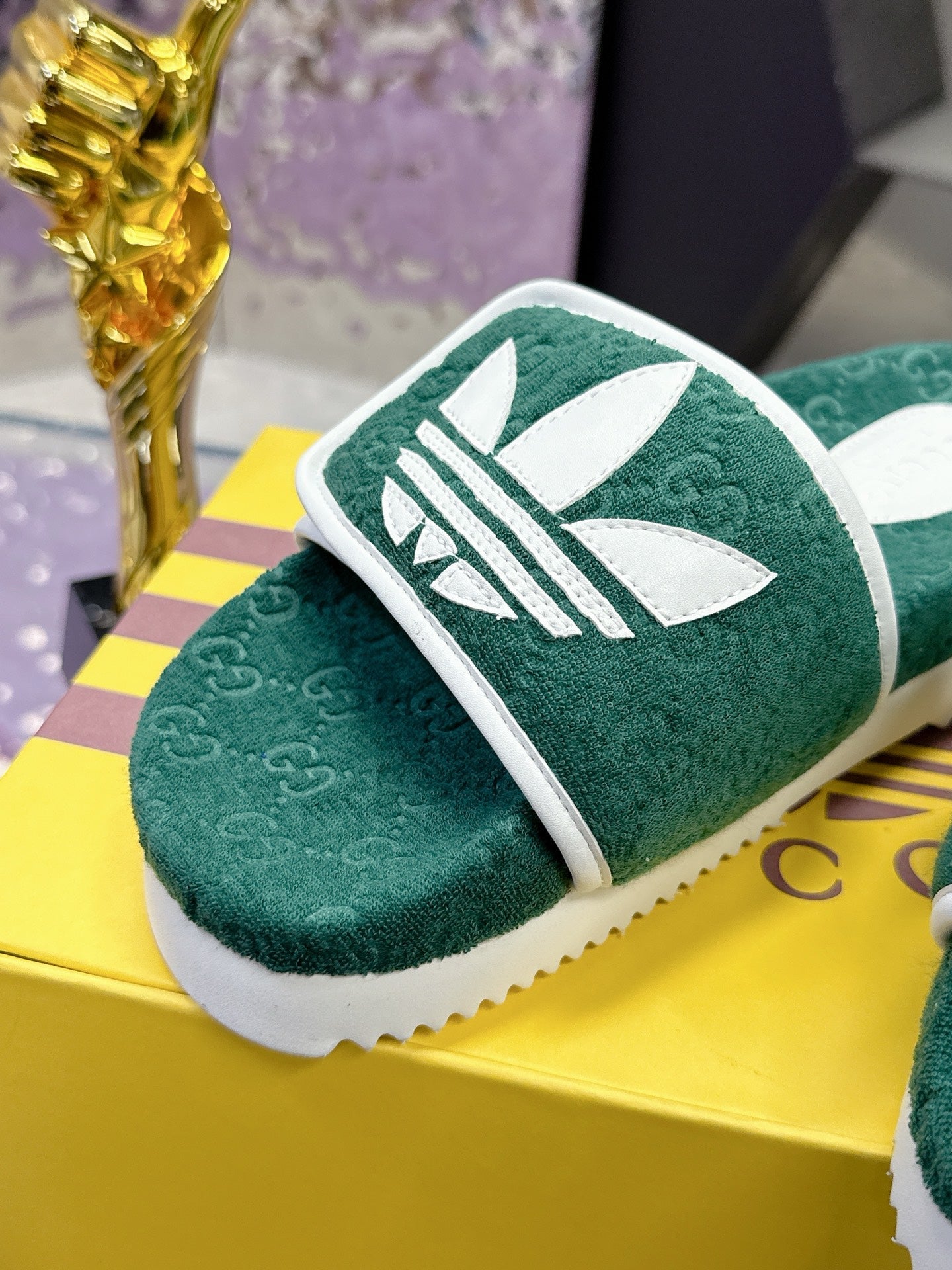 GG x Adidas Slipper Green White Canvas 672155