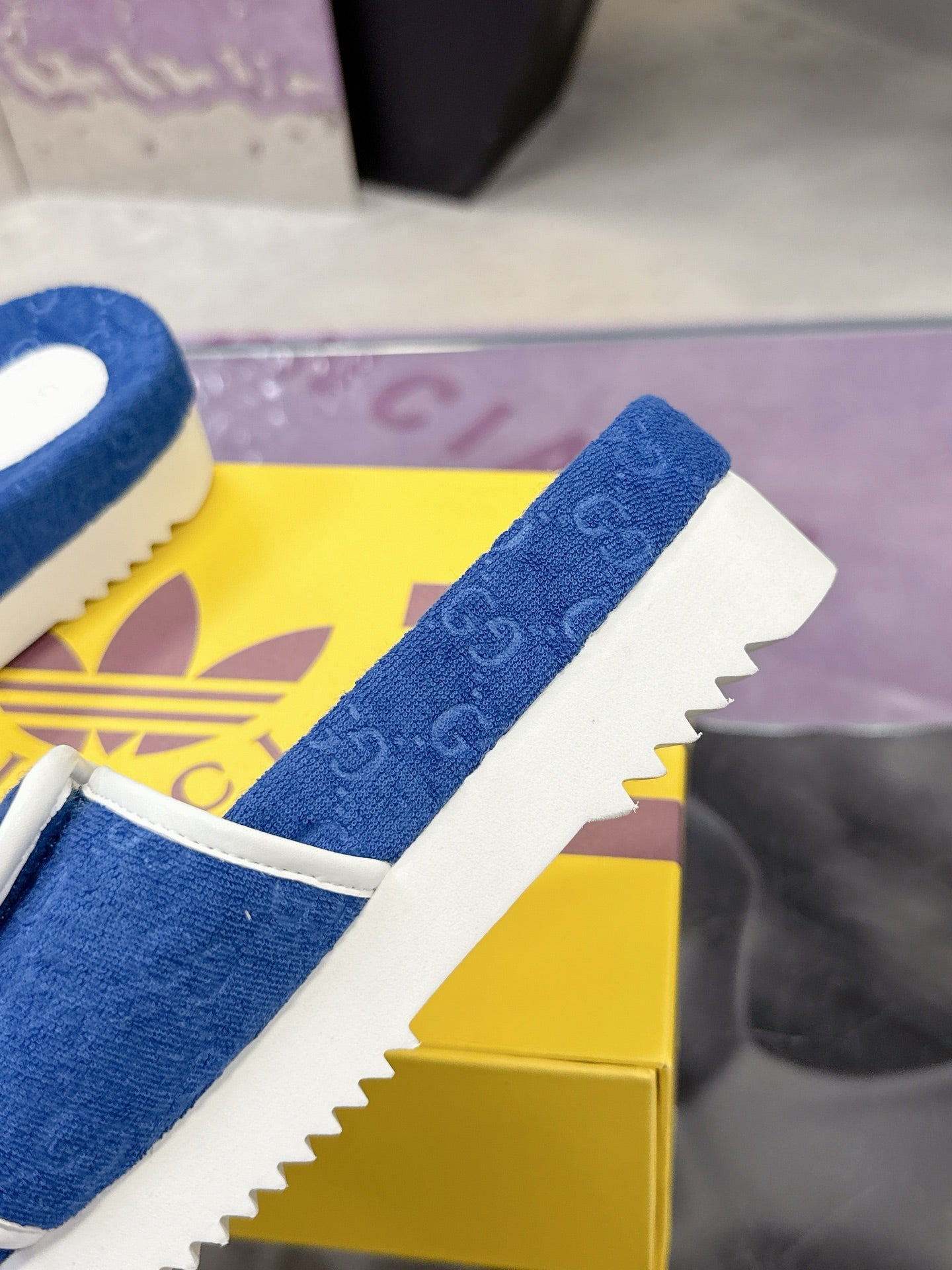 GG x Adidas Slipper Blue White Cotton672157
