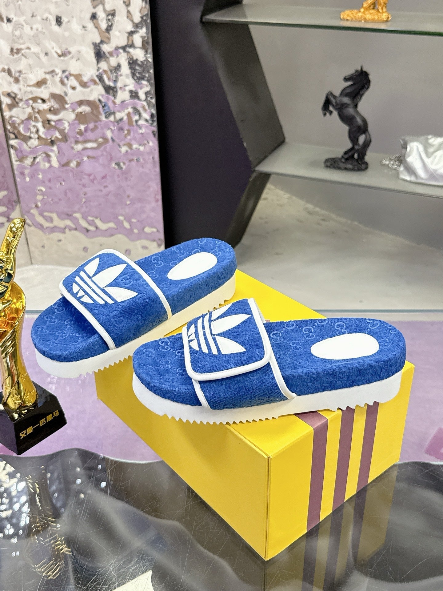 GG x Adidas Slipper Blue White Cotton672157