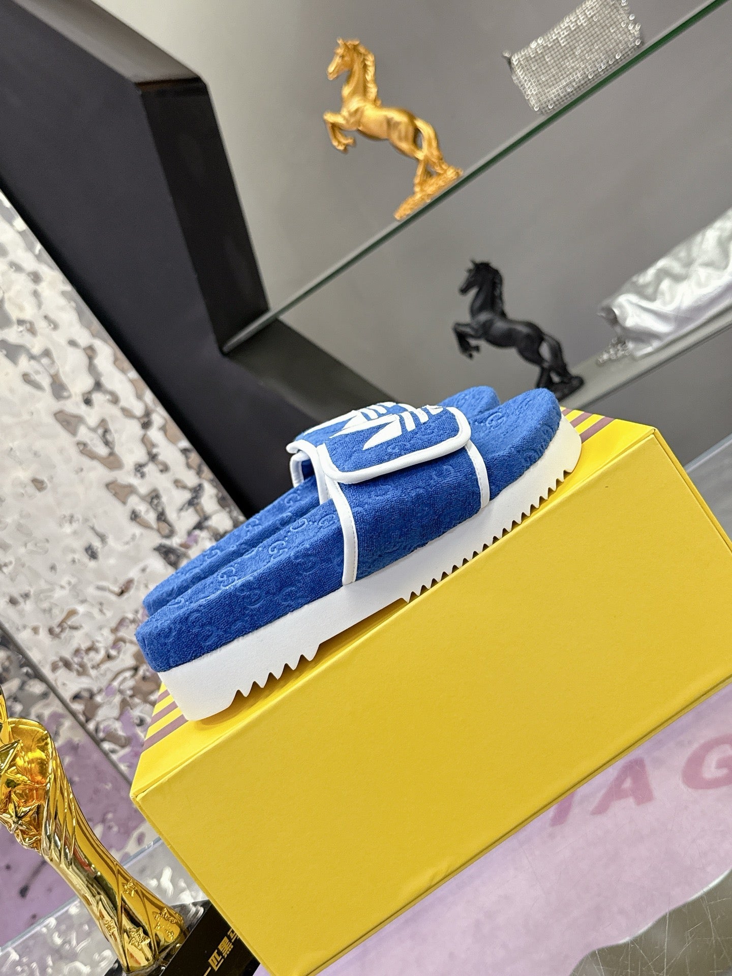 GG x Adidas Slipper Blue White Cotton672157