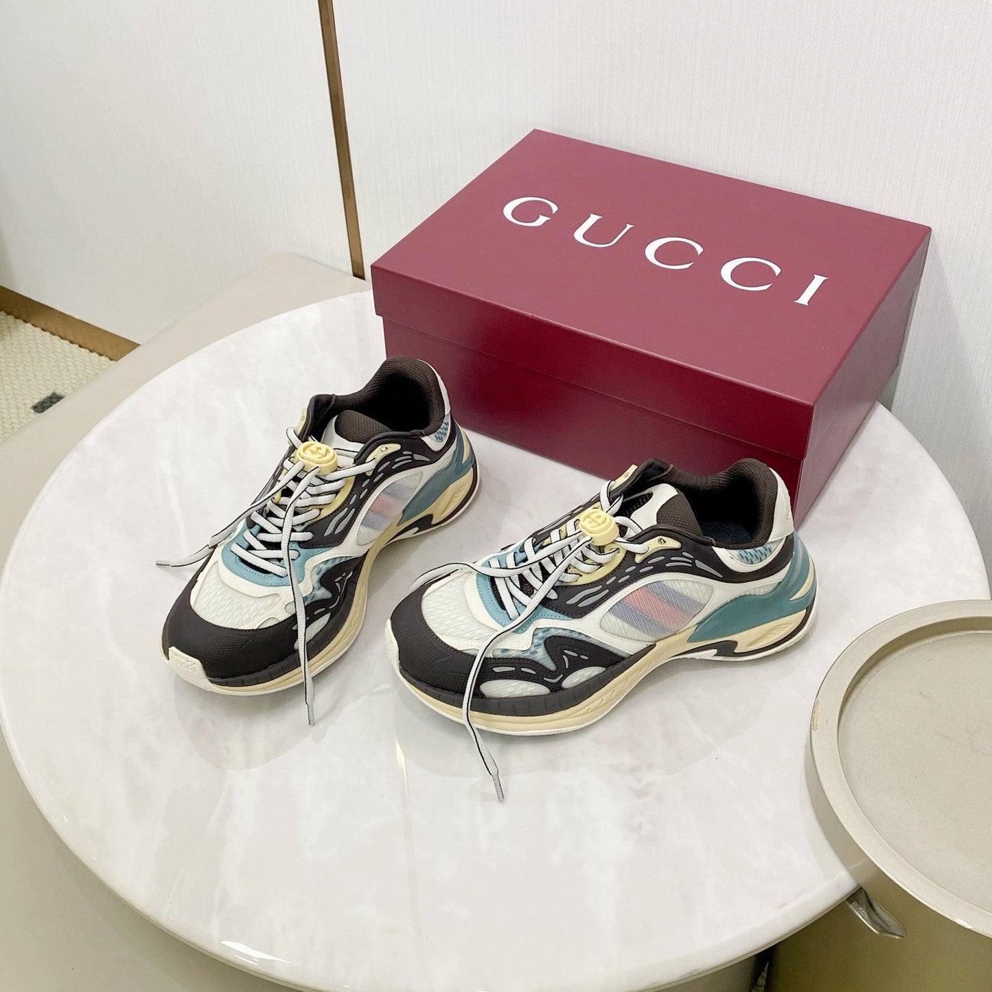 GG 2.0 Low Top Sneakers Black White Mesh Leather 675579
