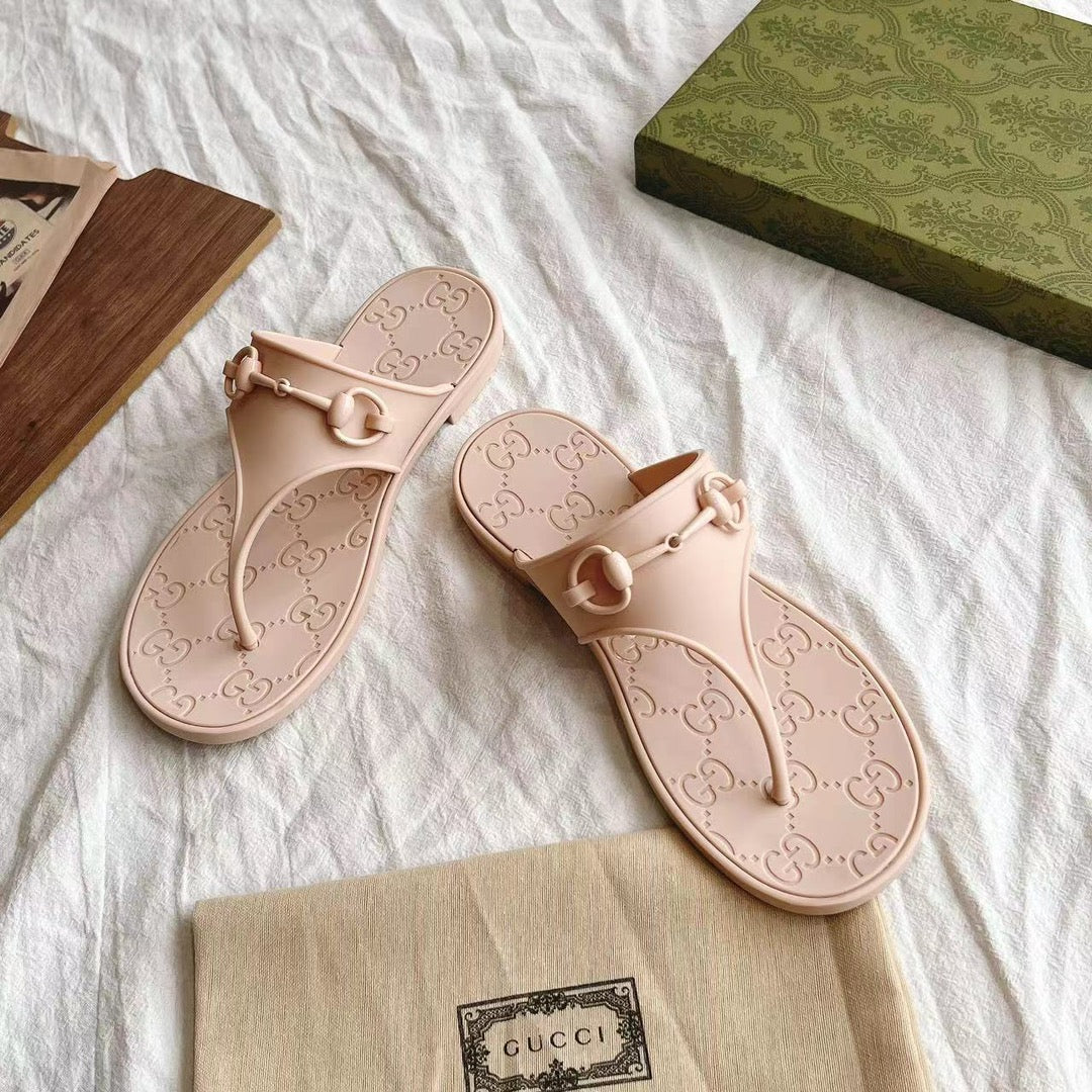 GG 26s Horsebit Thong Sandals Beige Rubber 826211