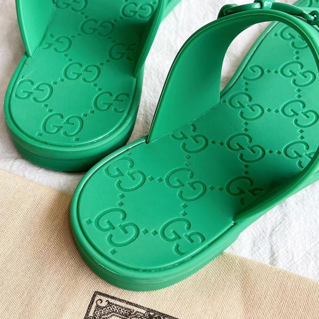 GG 26s Horsebit Thong Sandals Green Rubber 826209