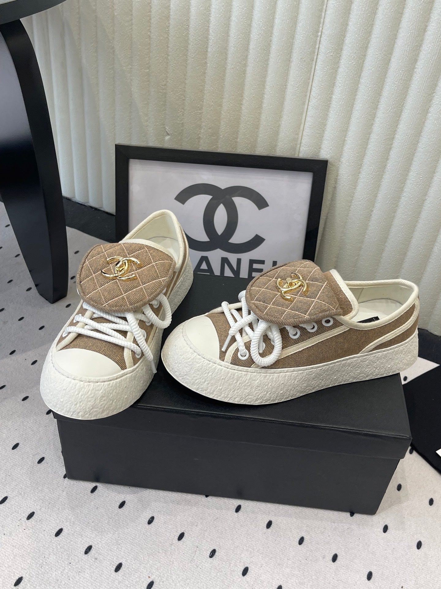 CC 2026s Sneakers Khahi White Denim Leather 720088