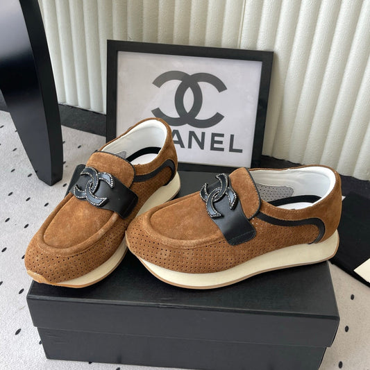 CC 26s Casual Sneakers Tan Brown Suede 892521