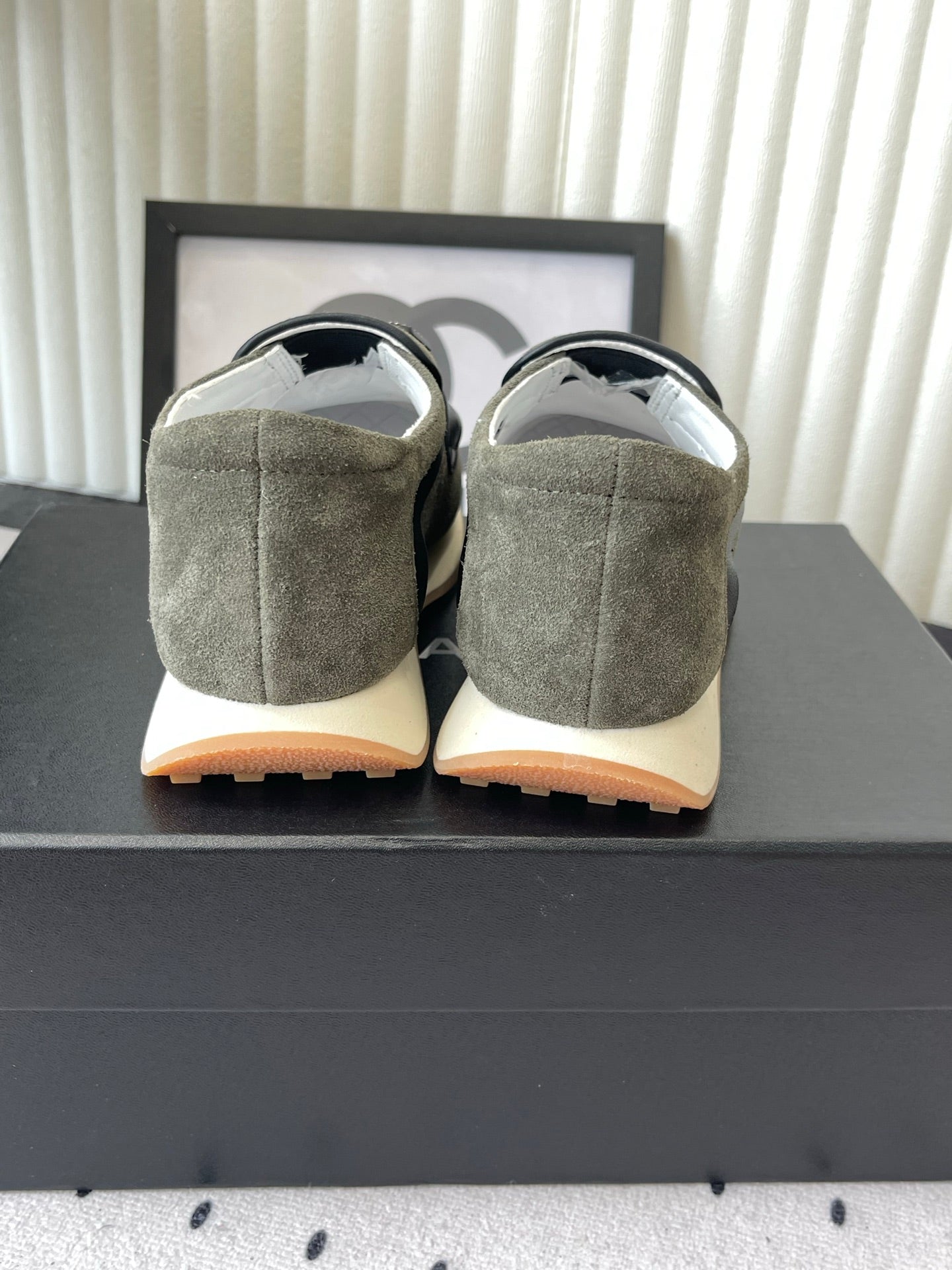 CC 26s Casual Sneakers Olive Green Suede 892523