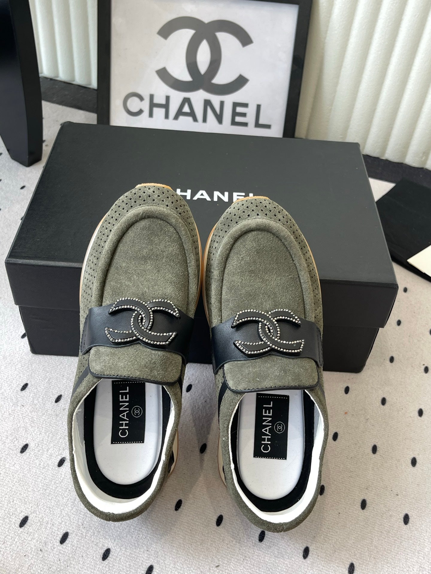 CC 26s Casual Sneakers Olive Green Suede 892523