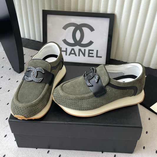 CC 26s Casual Sneakers Olive Green Suede 892523