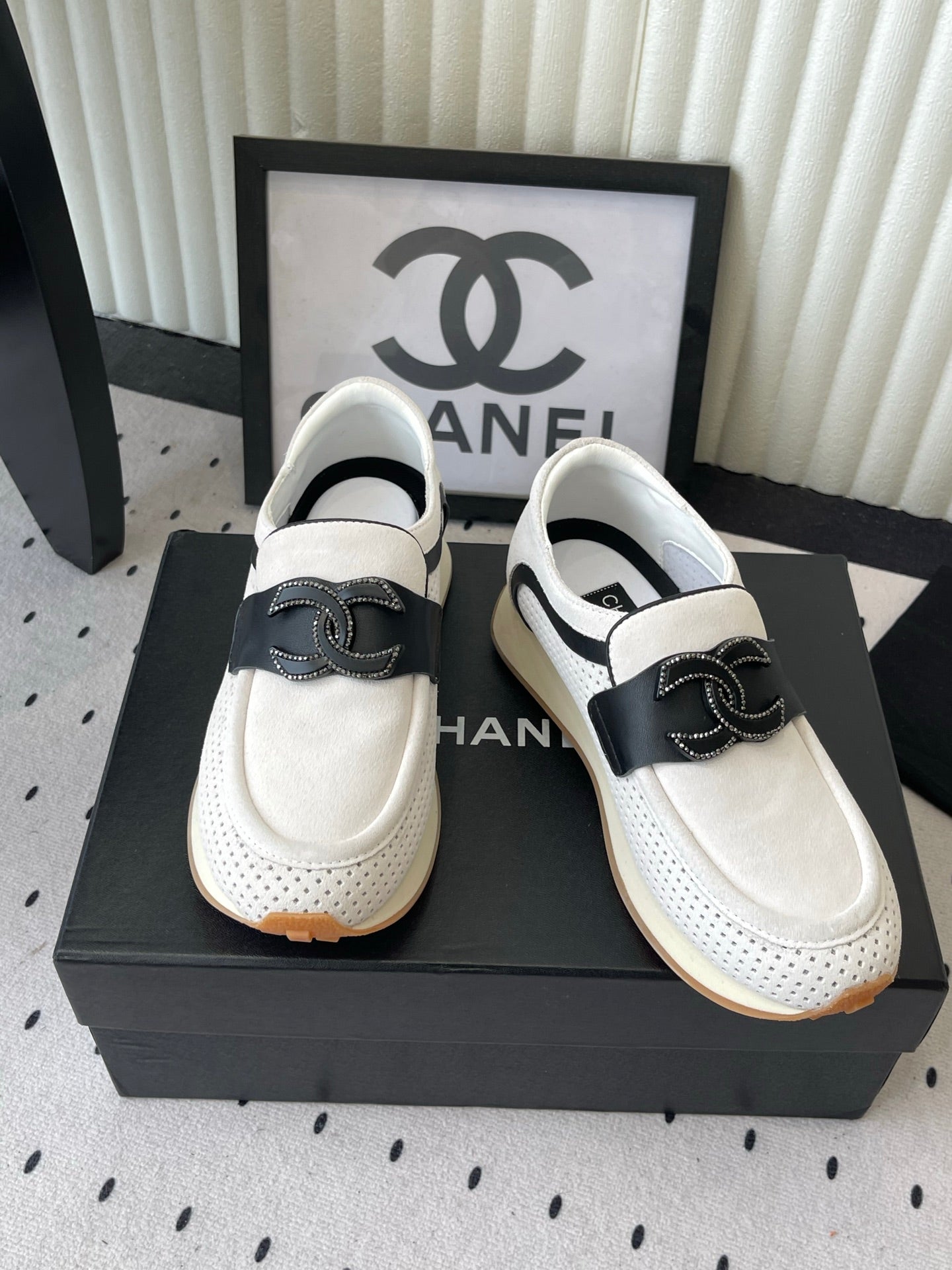 CC 26s Casual Sneakers White Suede 892524