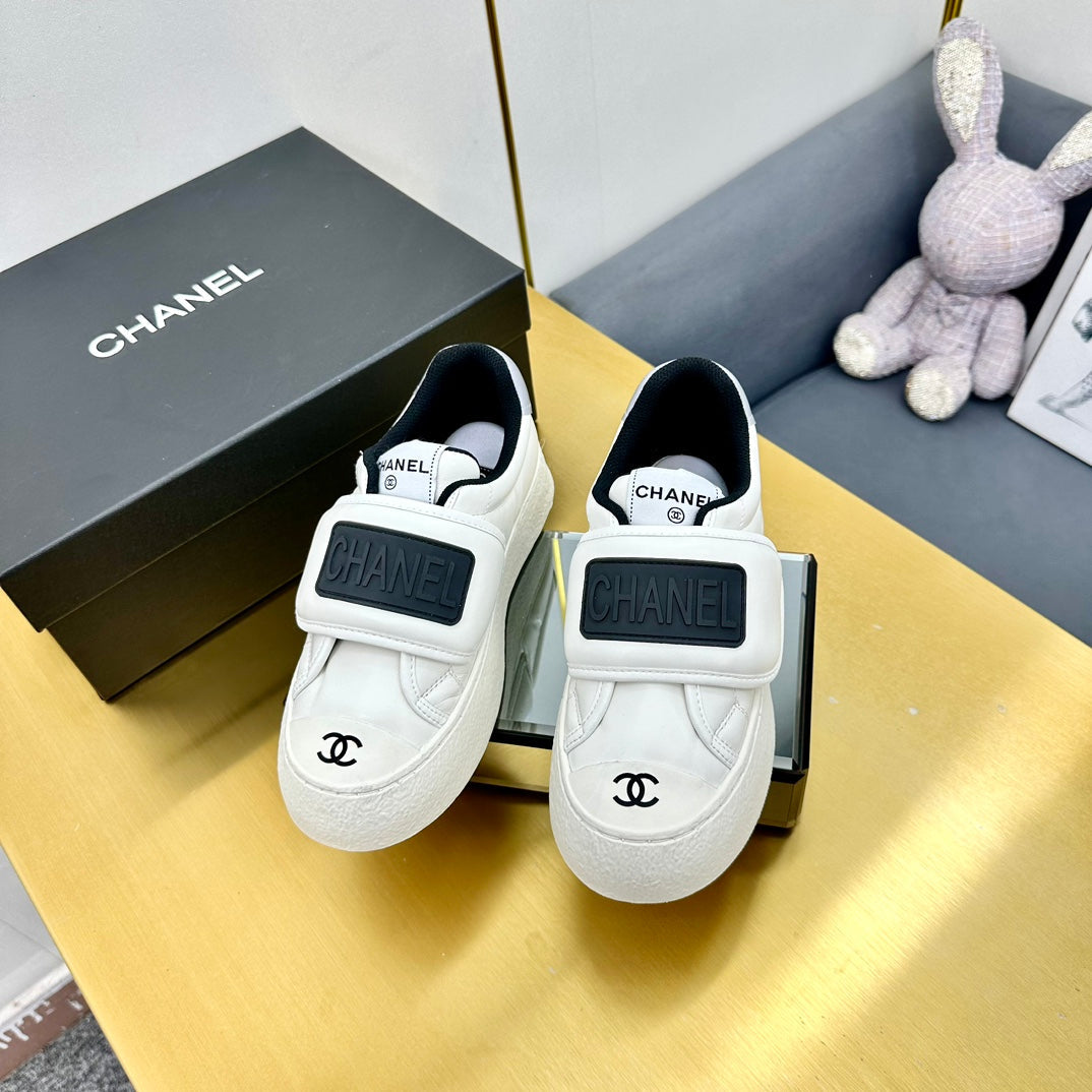 CC Velcro Strap Sneaker Black White Sheepskin 832627