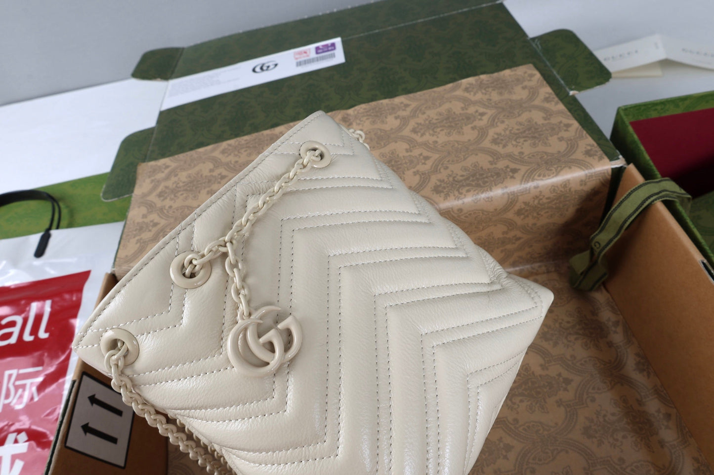 Gucci 26s Marmont Nano Bucket Bag Ivory Quilted Leather