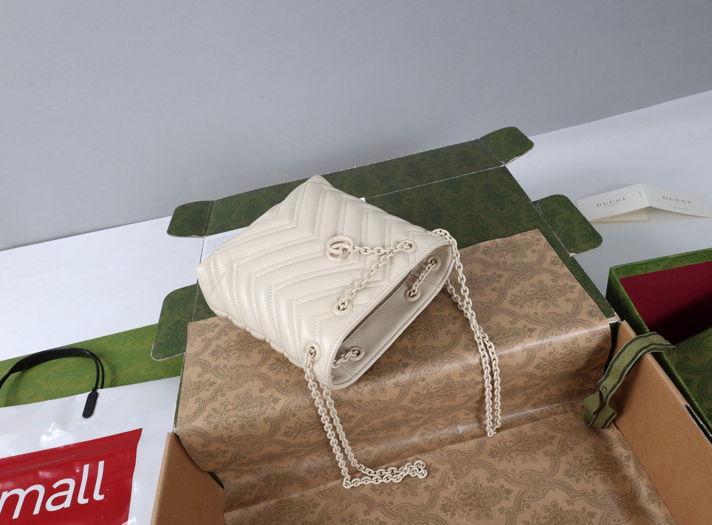 Gucci 26s Marmont Nano Bucket Bag Ivory Quilted Leather