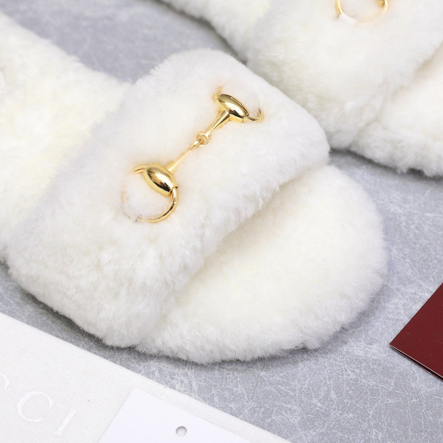 GG Women's Slide with Horsebit White Fur 600969