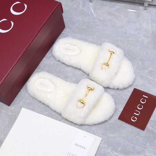 GG Women's Slide with Horsebit White Fur 600969
