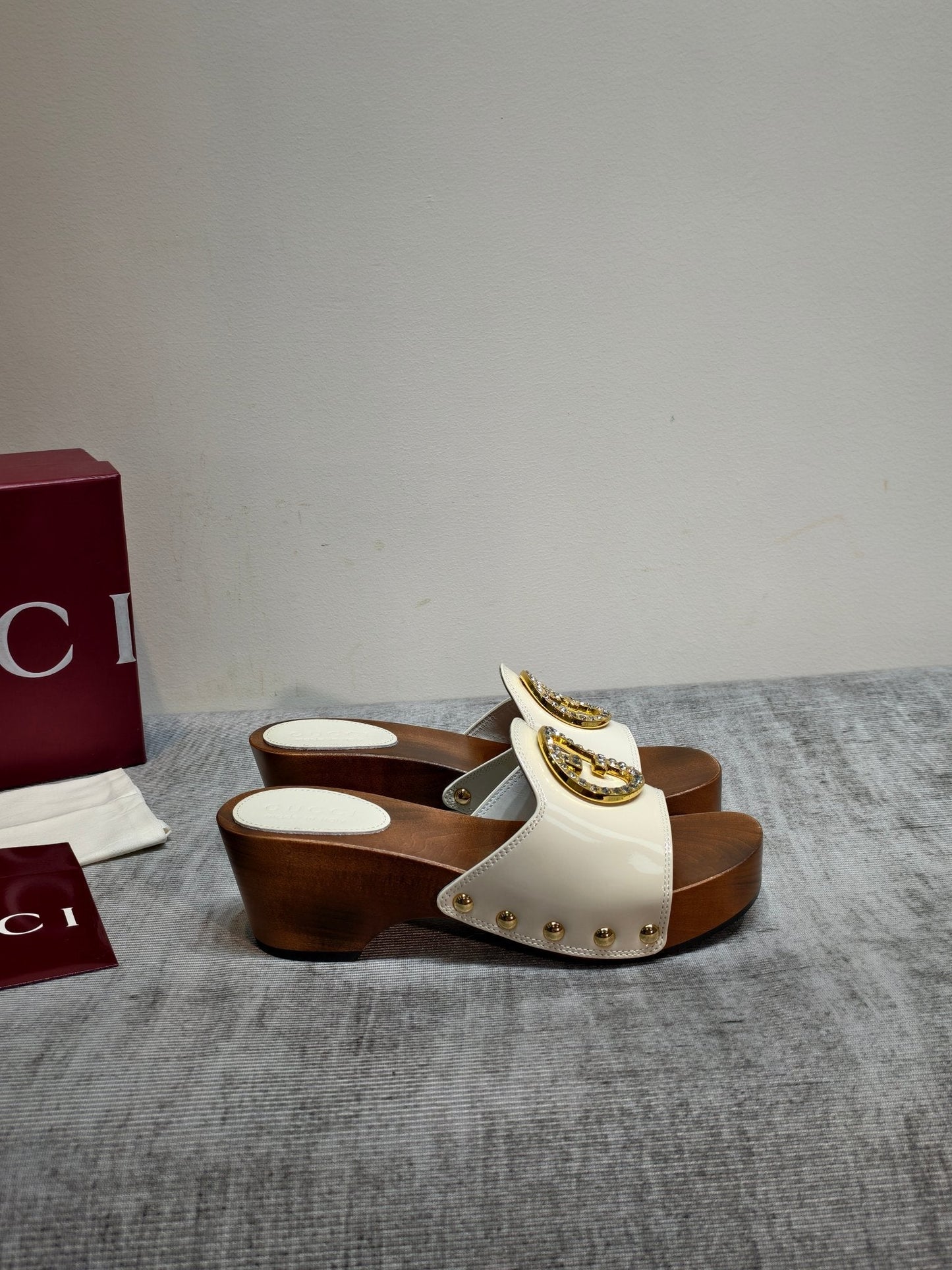 GG Clog White Patent Leather 864264