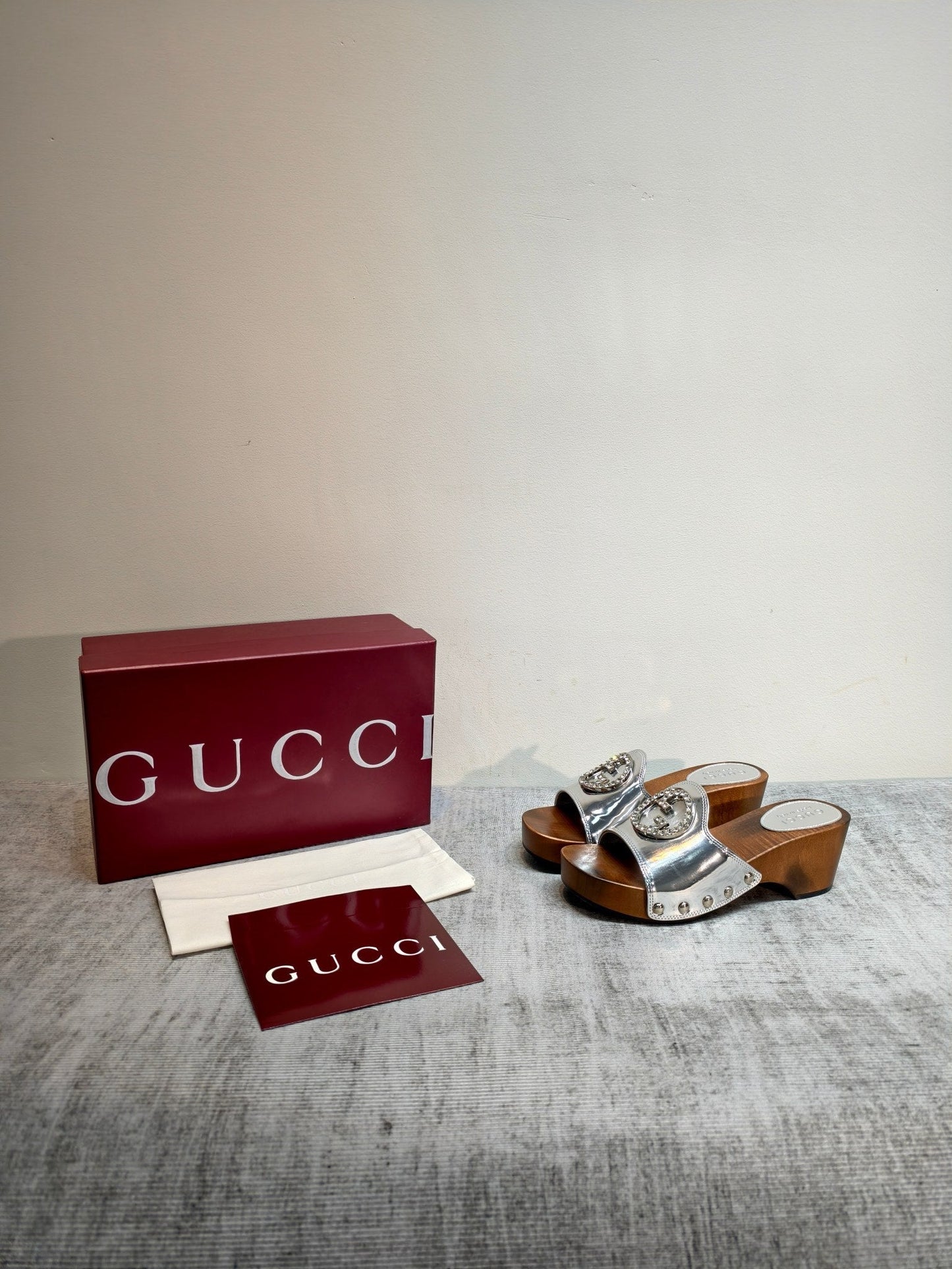 GG Clog Sliver Patent Leather 864265