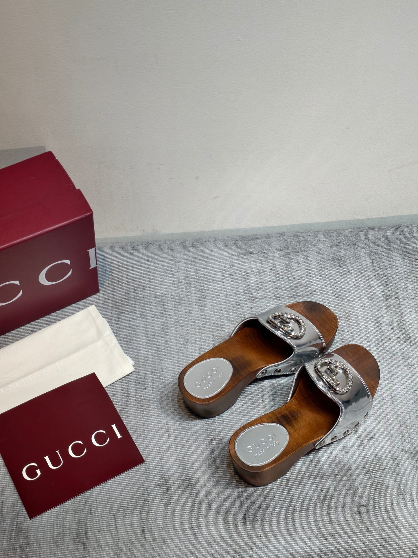 GG Clog Sliver Patent Leather 864265