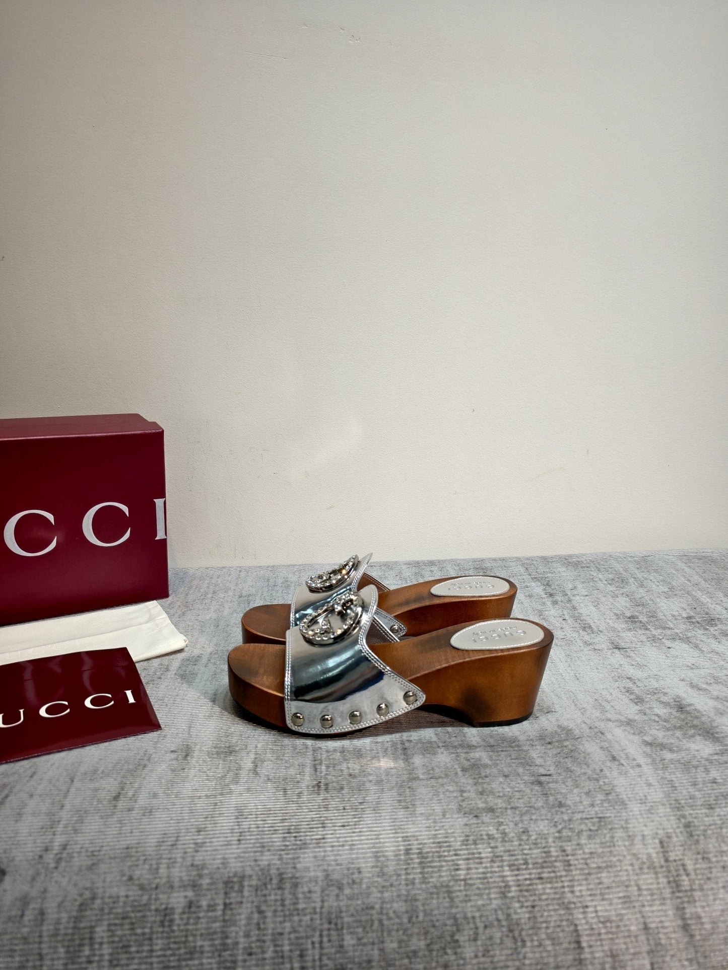 GG Clog Sliver Patent Leather 864265