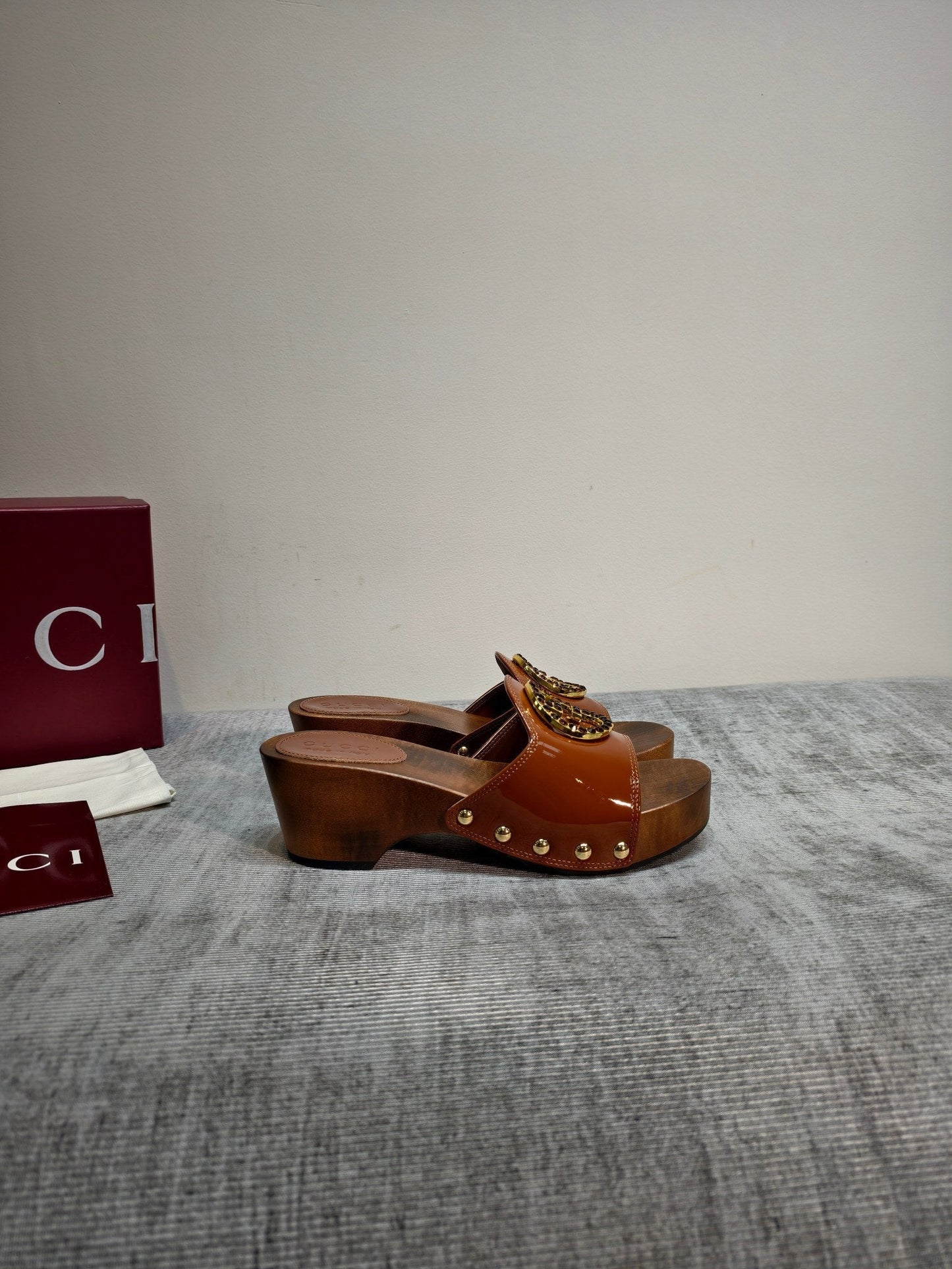 GG Clog Brown Patent Leather 864266