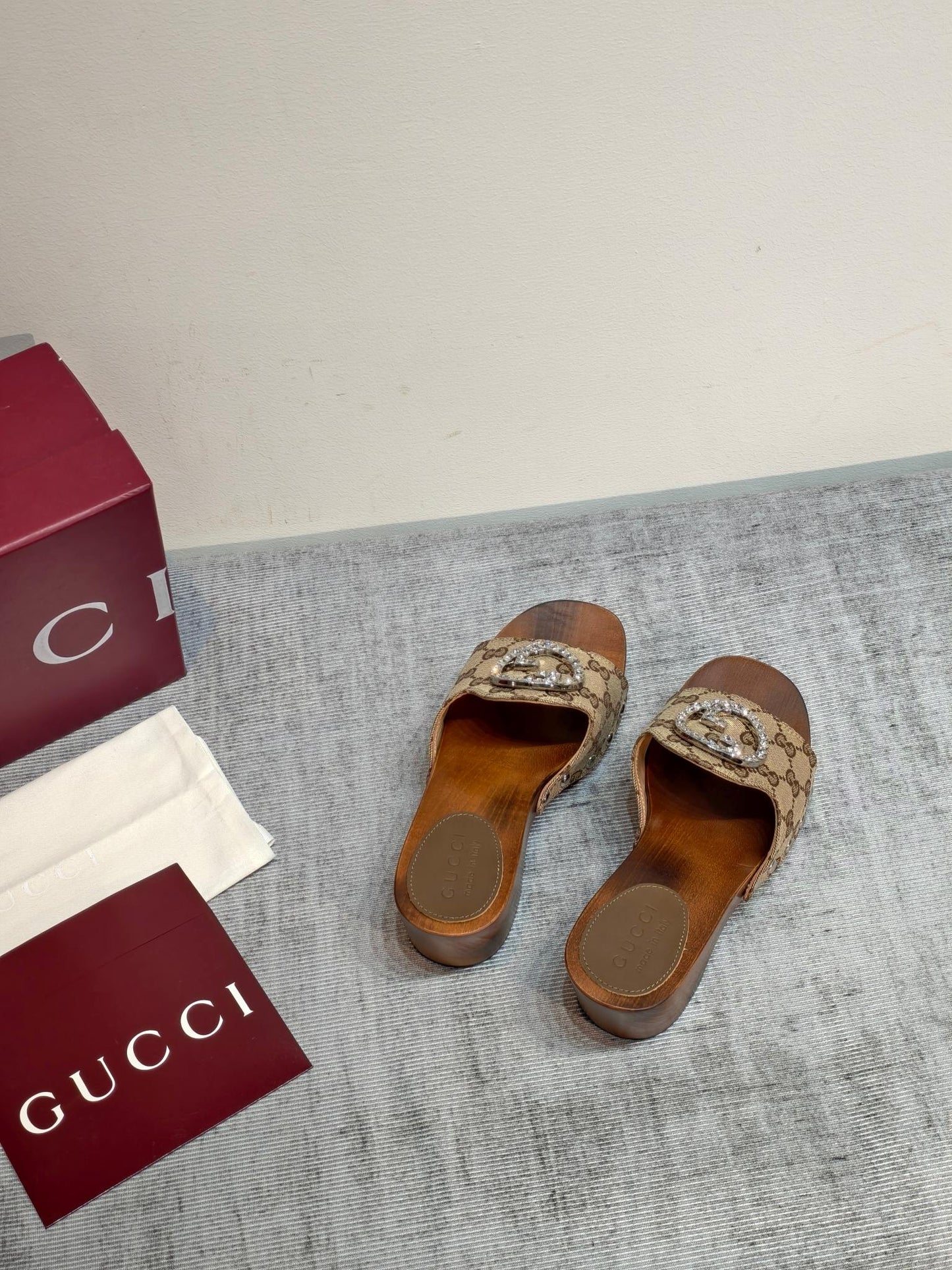 GG Clog Beige Canvas 864269