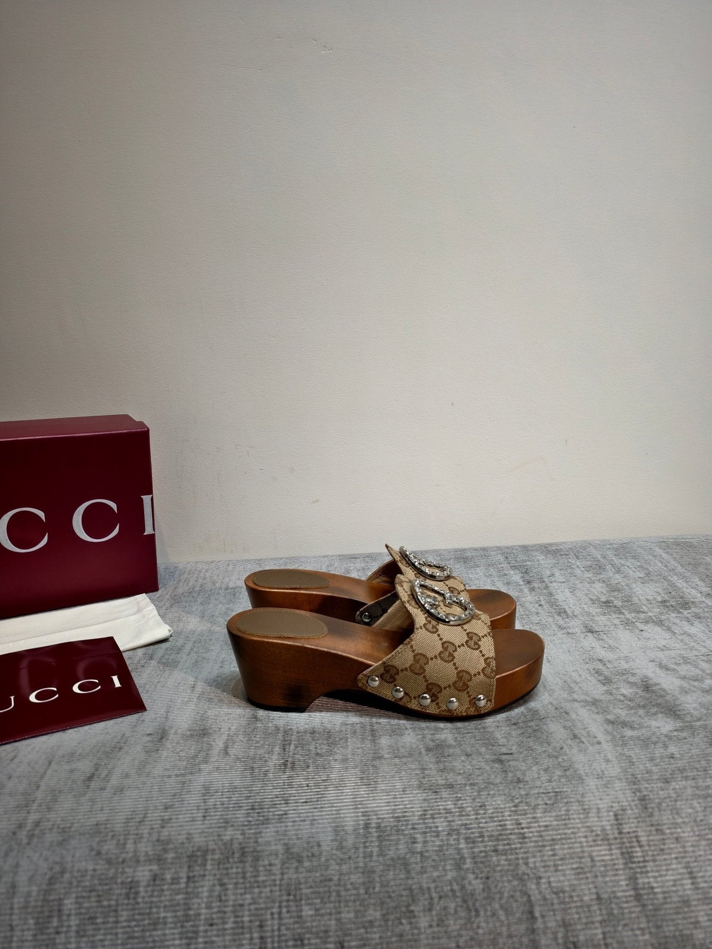 GG Clog Beige Canvas 864269