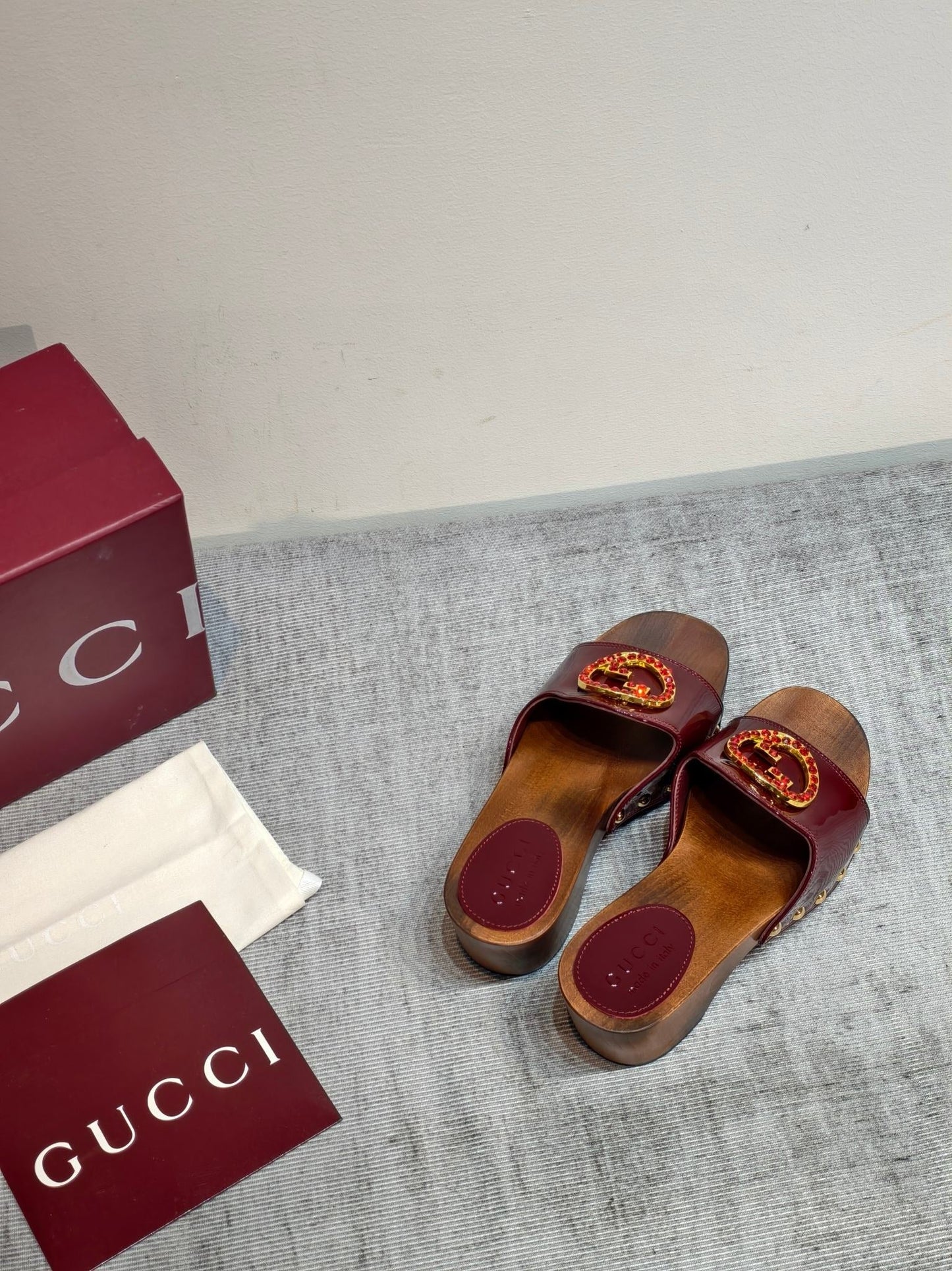 GG Clog Burgundy Patent Leather 864270