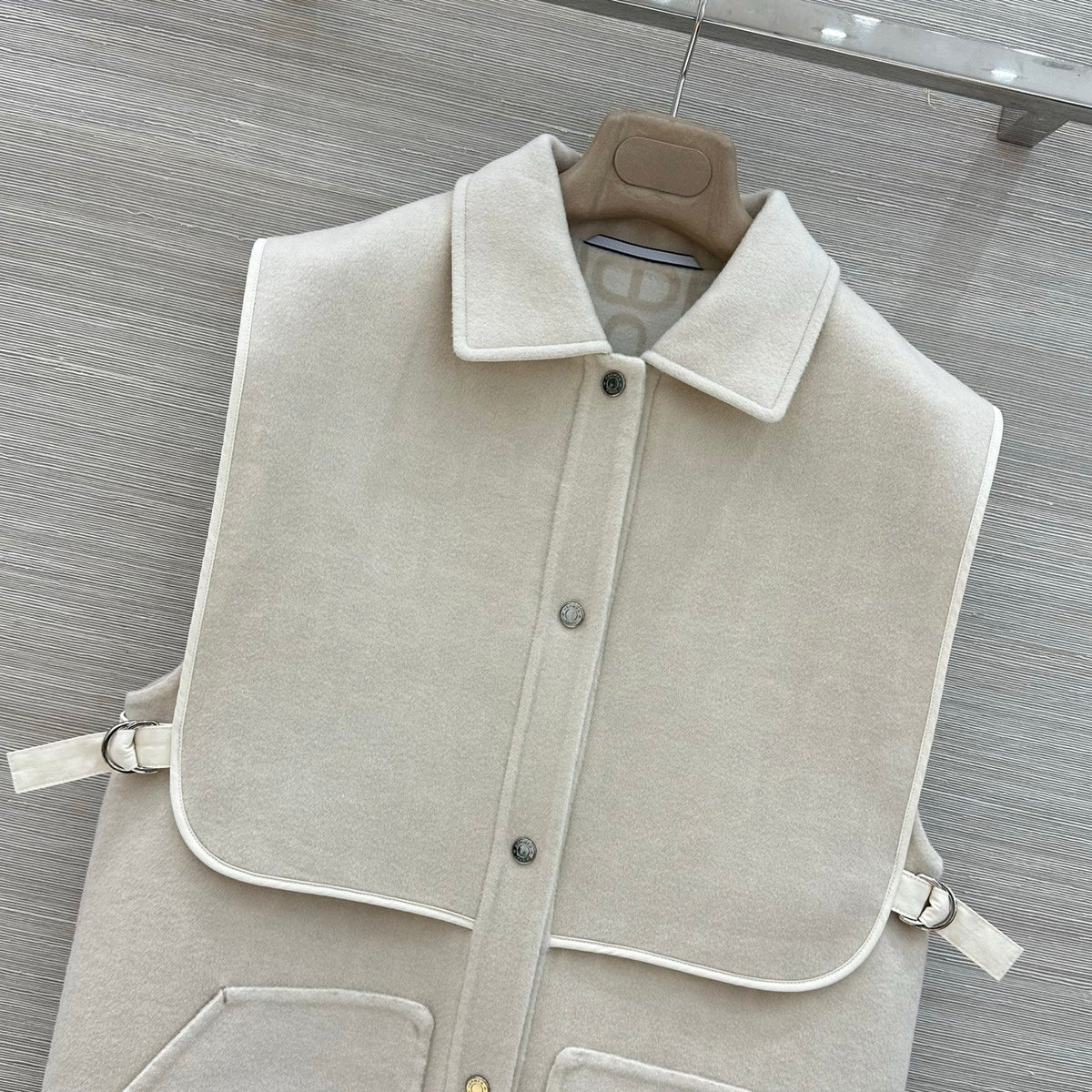 HM 26s Vest Light Beige Side Buckles 427315