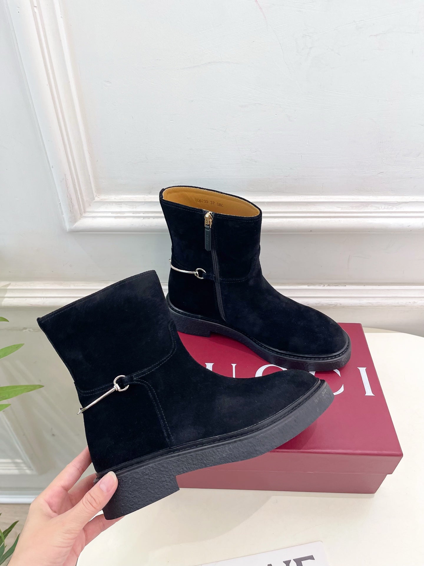 Gucci 25𝐬𝐬 horsebit ankle boots black suede 435374