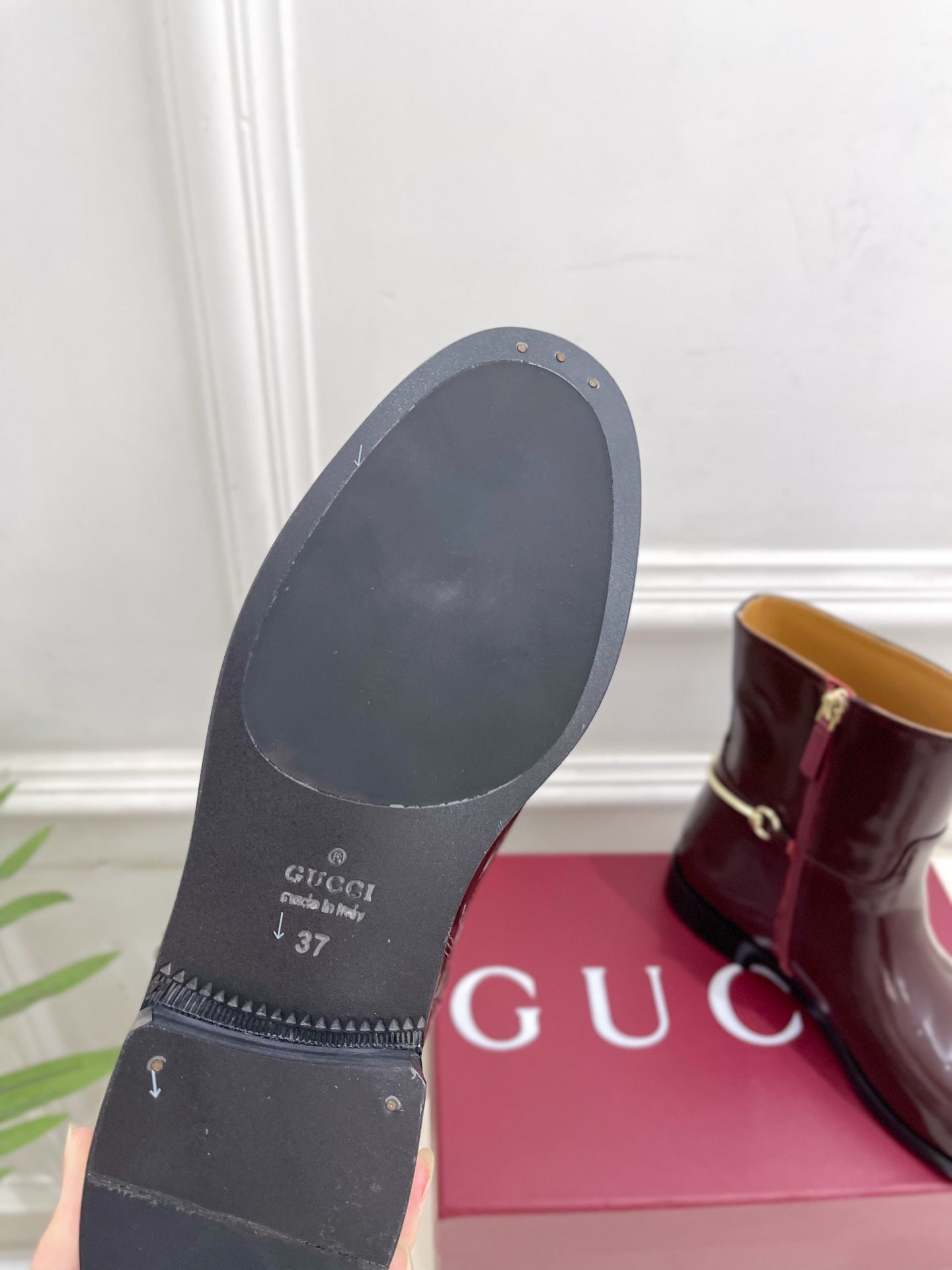 Gucci 25𝐬𝐬 horsebit ankle boots burgundy patent calfskin 435385