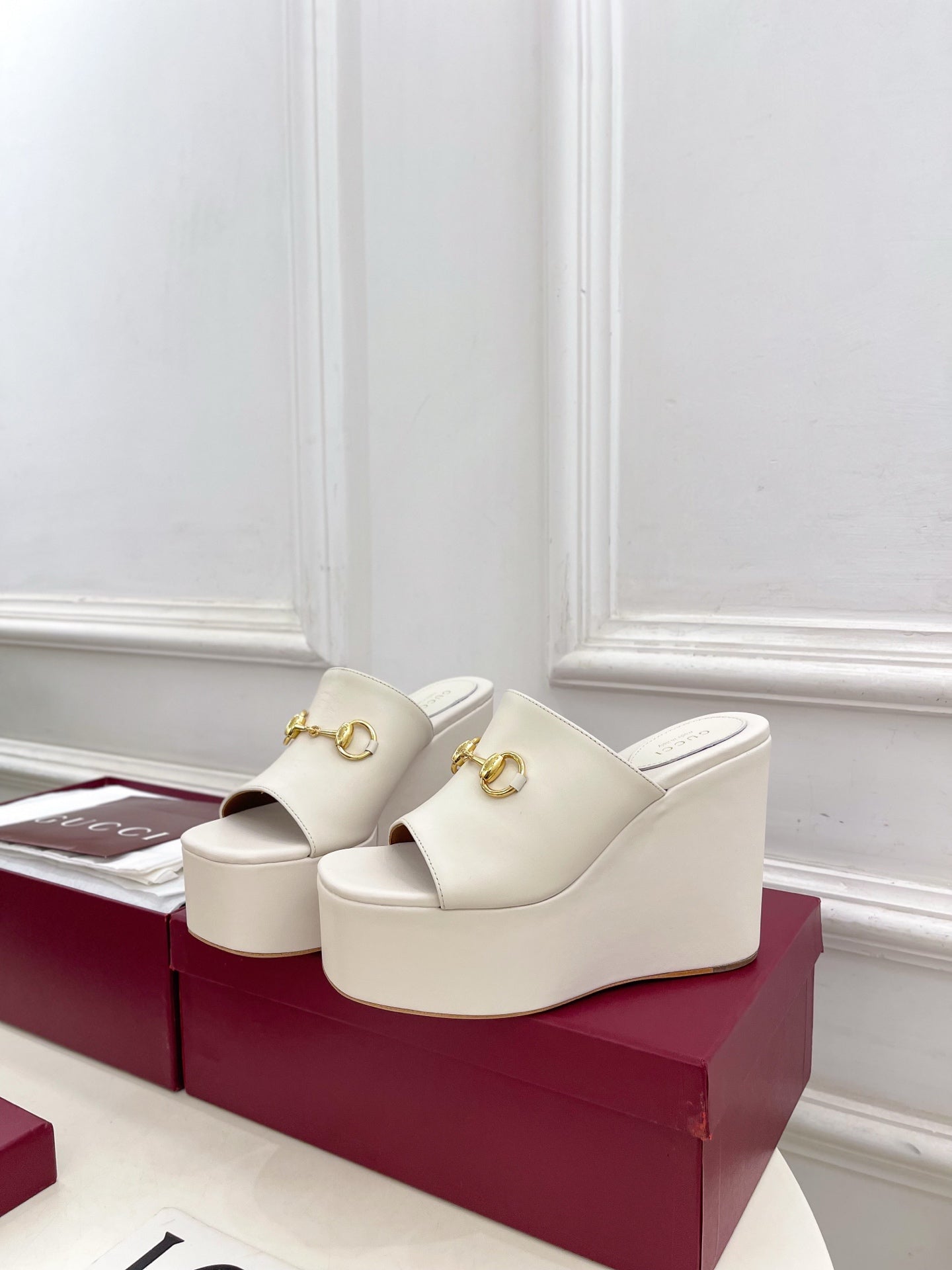 GC Wedge With Horsebit Sandal White Leather 640269