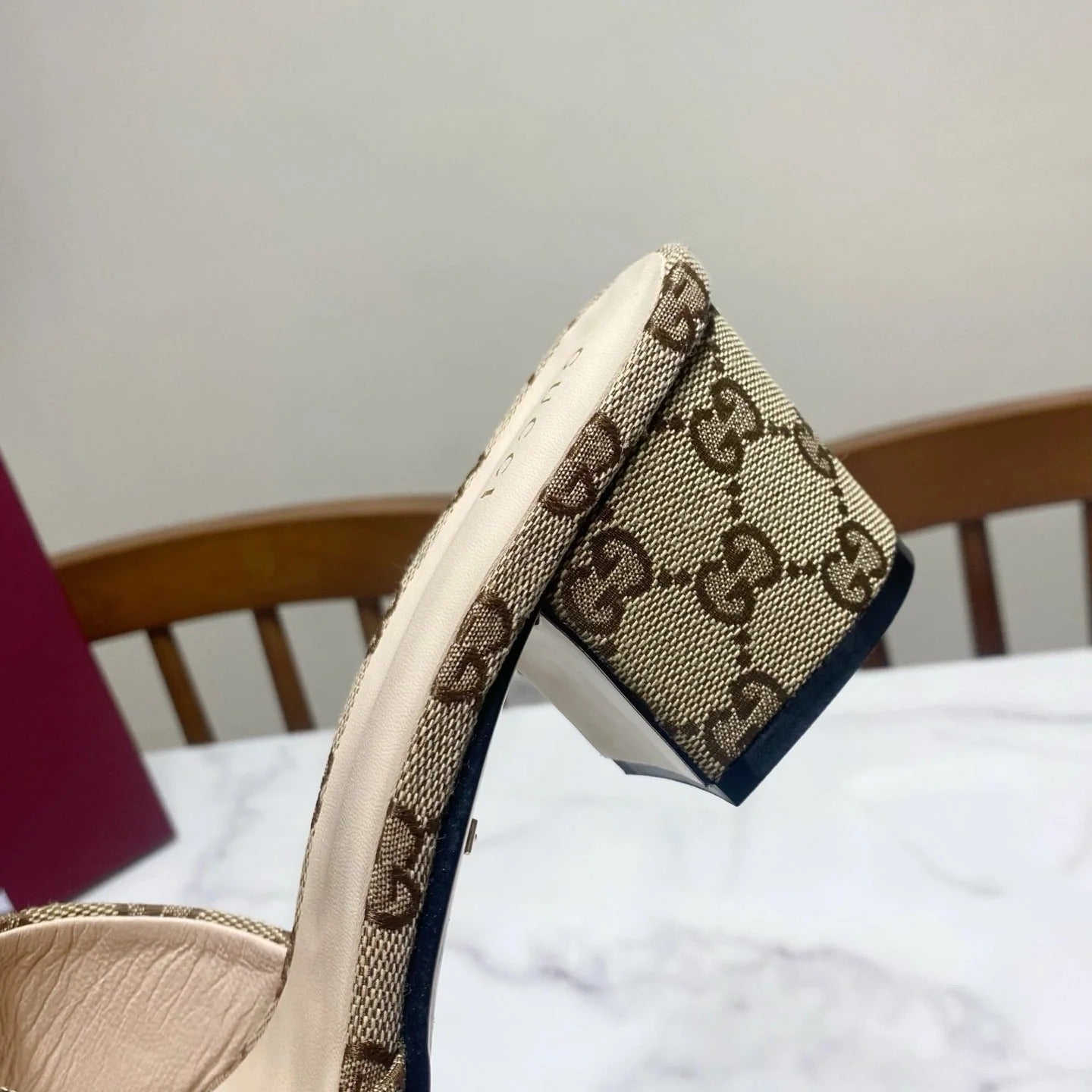 GG 26SS Chunky Heeled Sandals 65 Beige White Canvas Leather 640621