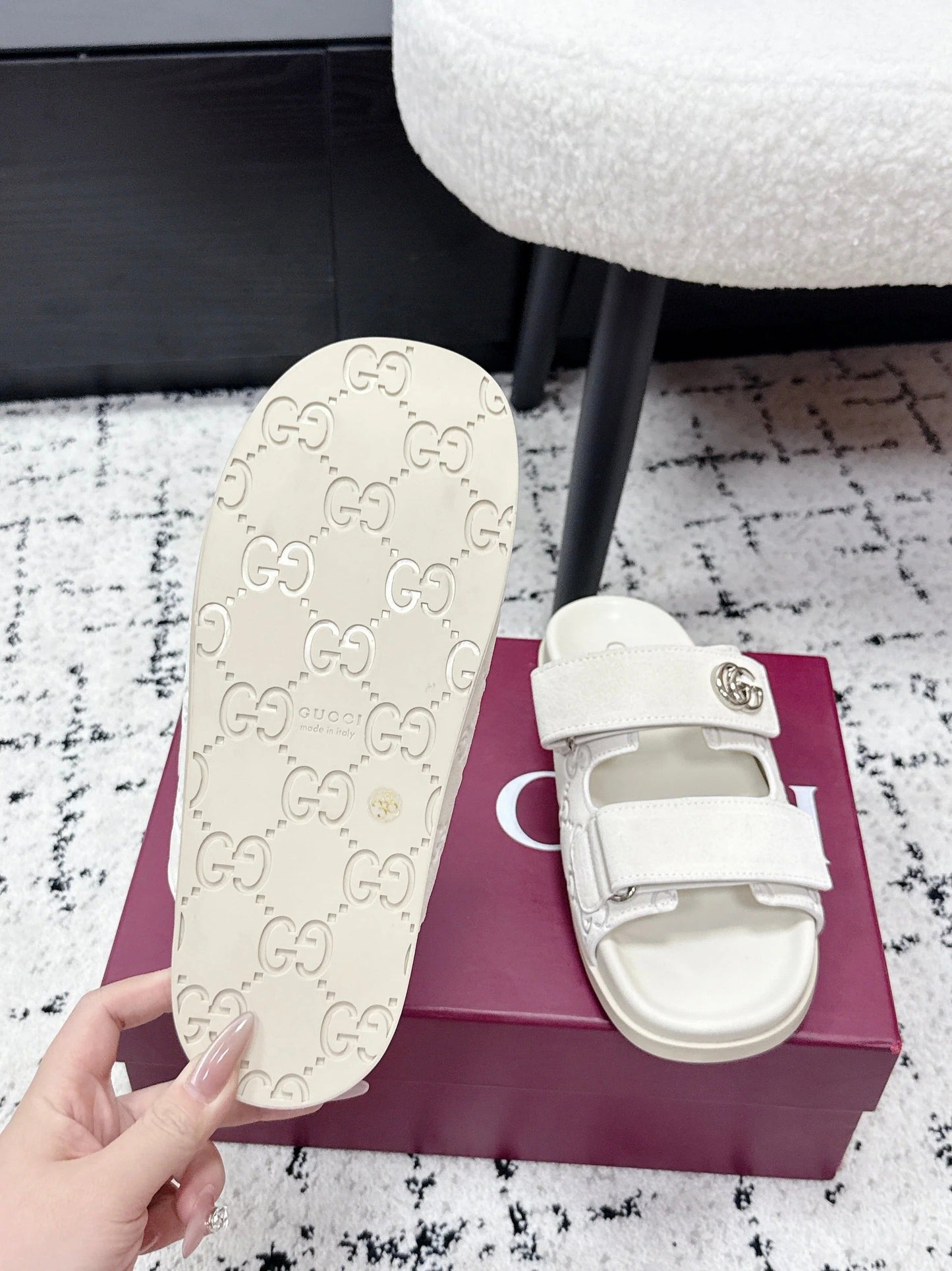 GG 26SS Sandals White Suede Sheepskin 641462