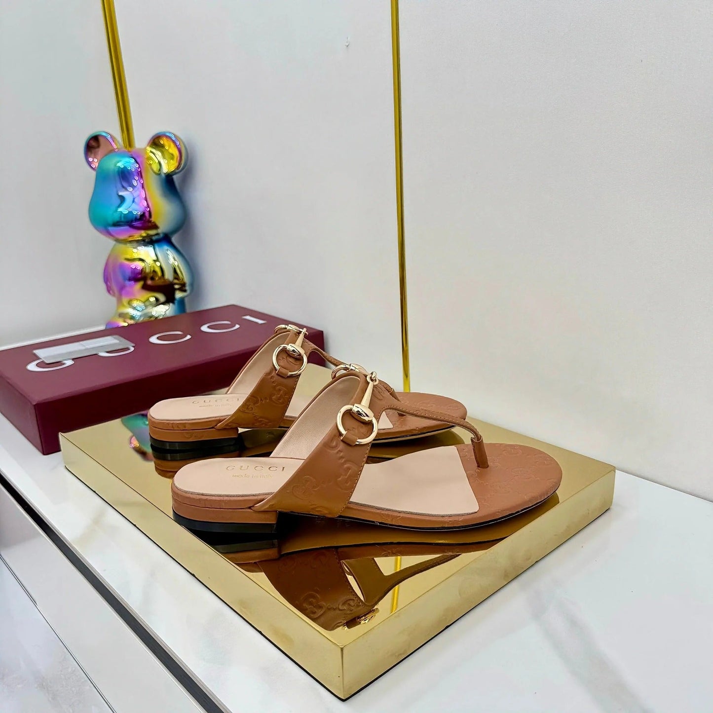 THONG SANDALS IN BROWN LAMBSKIN PRINTED LOGO WITH GOLD HARDWARE