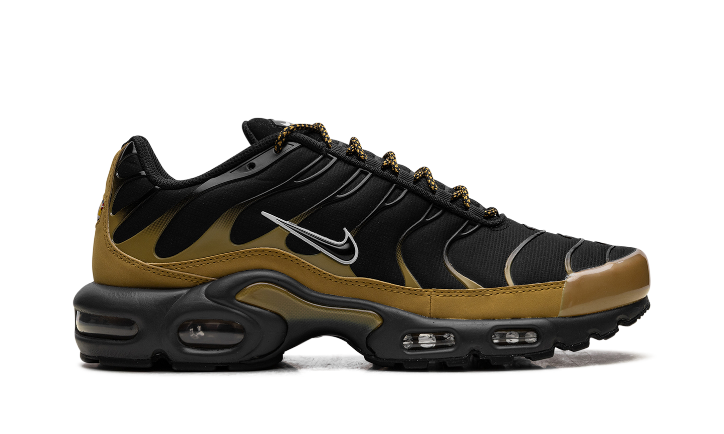 AIR MAX PLUS "Black" FB9722-700