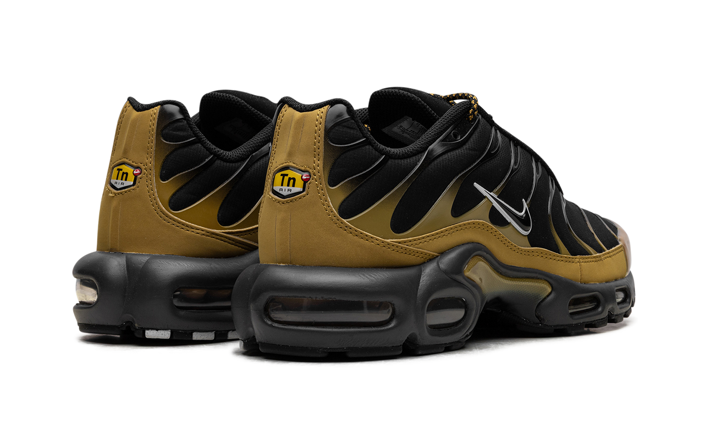 AIR MAX PLUS "Black" FB9722-700