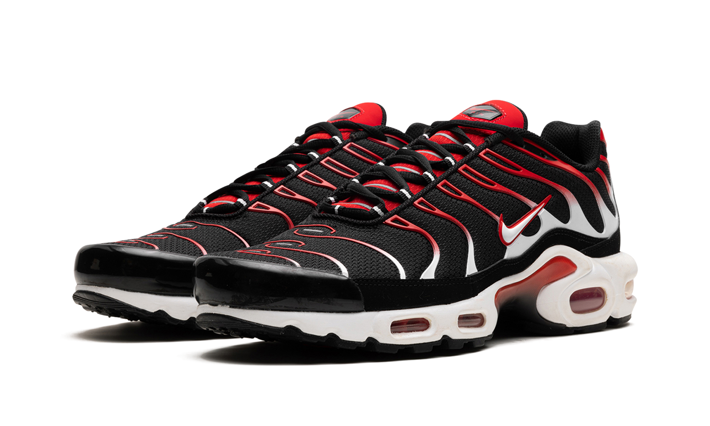 Air Max Plus "Black White University Red" DM0032 004