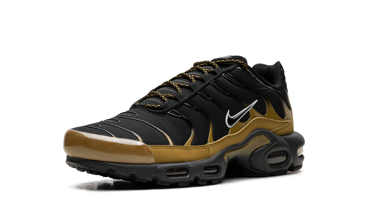 AIR MAX PLUS "Black" FB9722-700